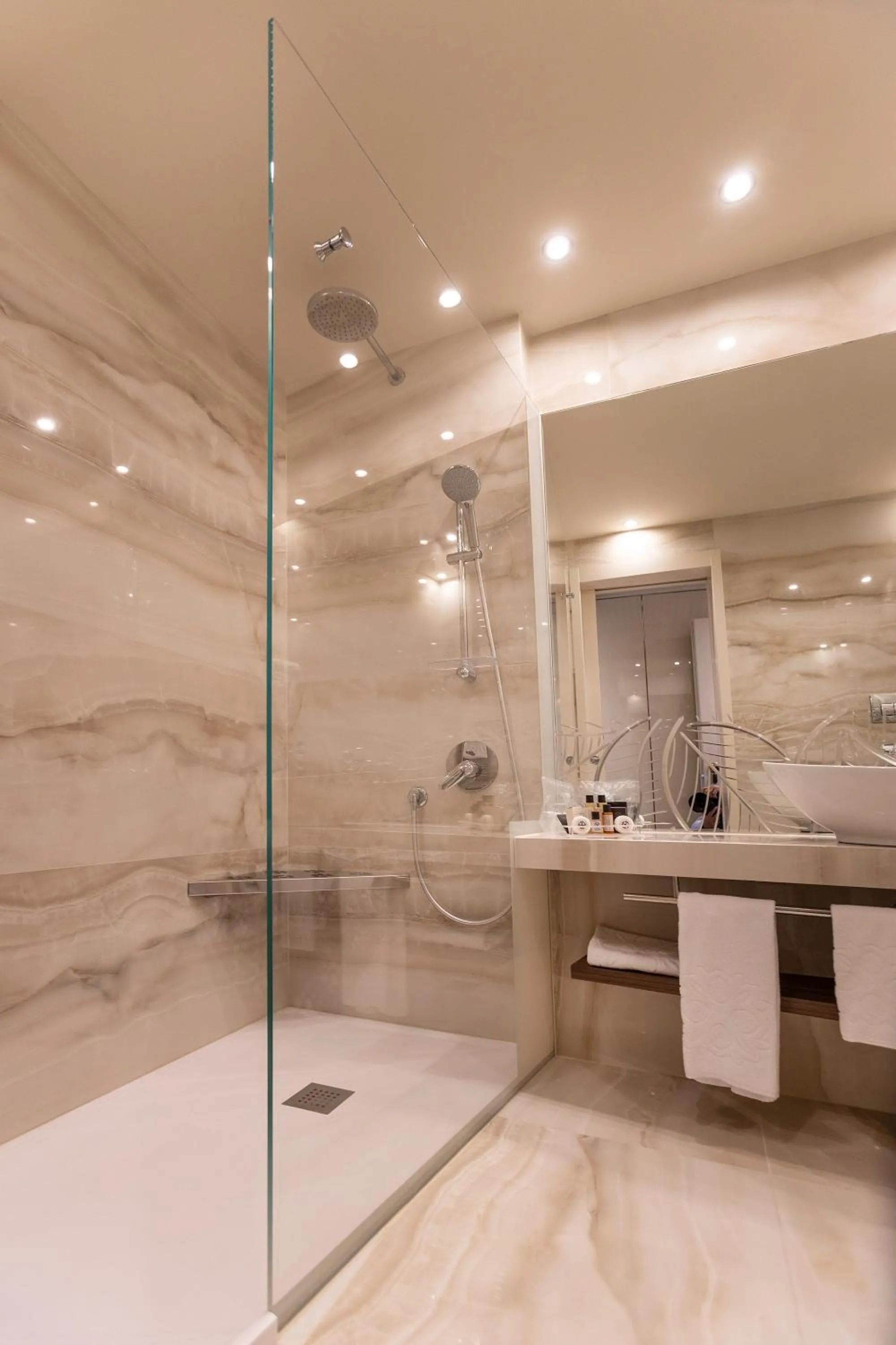 Shower in Park Hotel Imperial