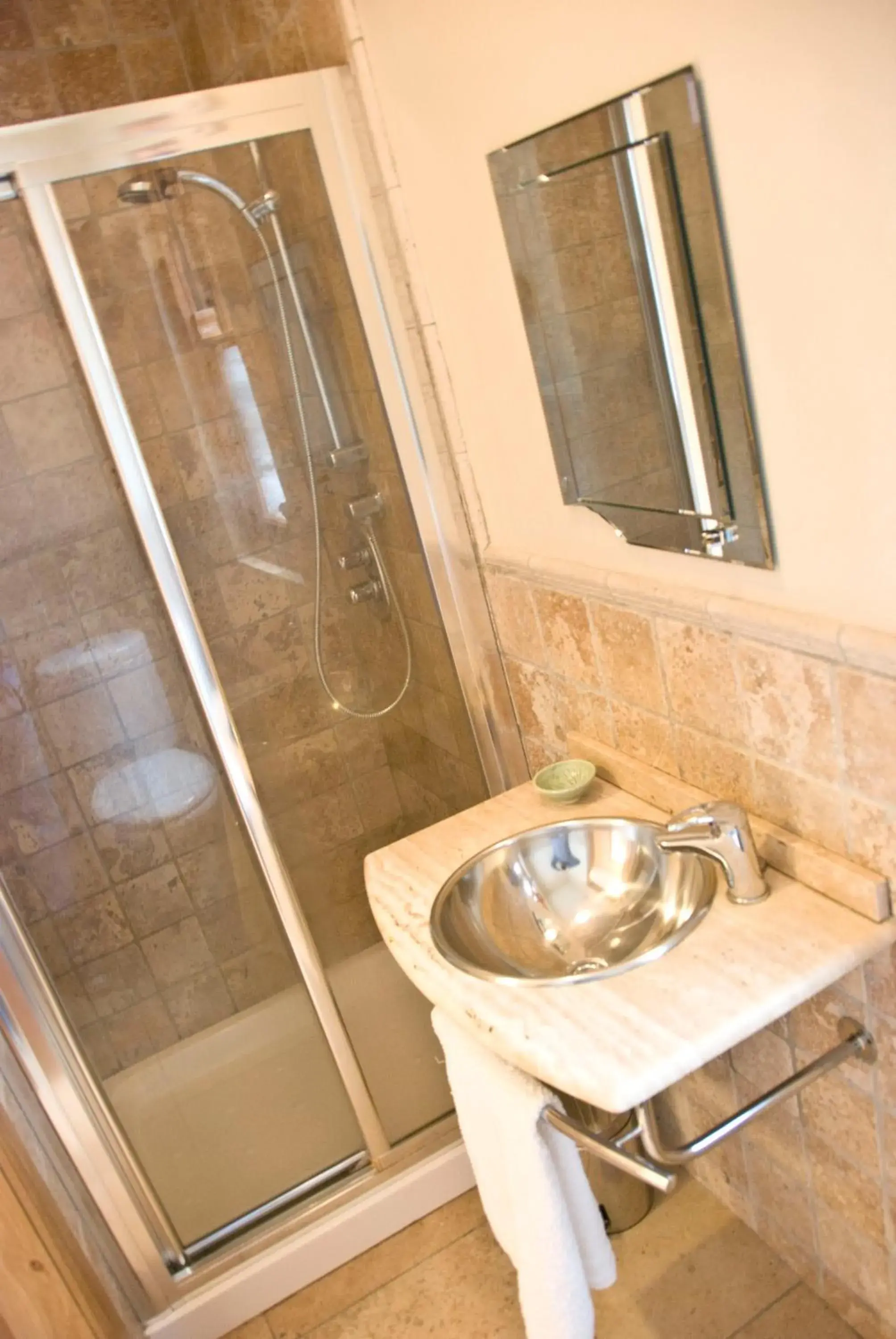 One-Bedroom Suite - single occupancy in Courtyard Mews Armagh City One-Bedroom Suite - single occupancy in Courtyard Mews Armagh City