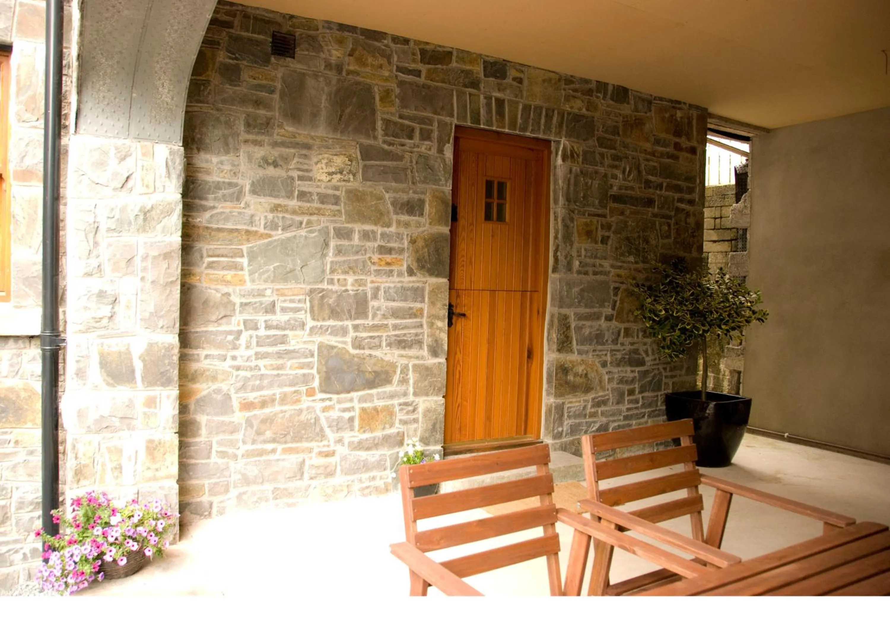 Facade/entrance in Courtyard Mews Armagh City