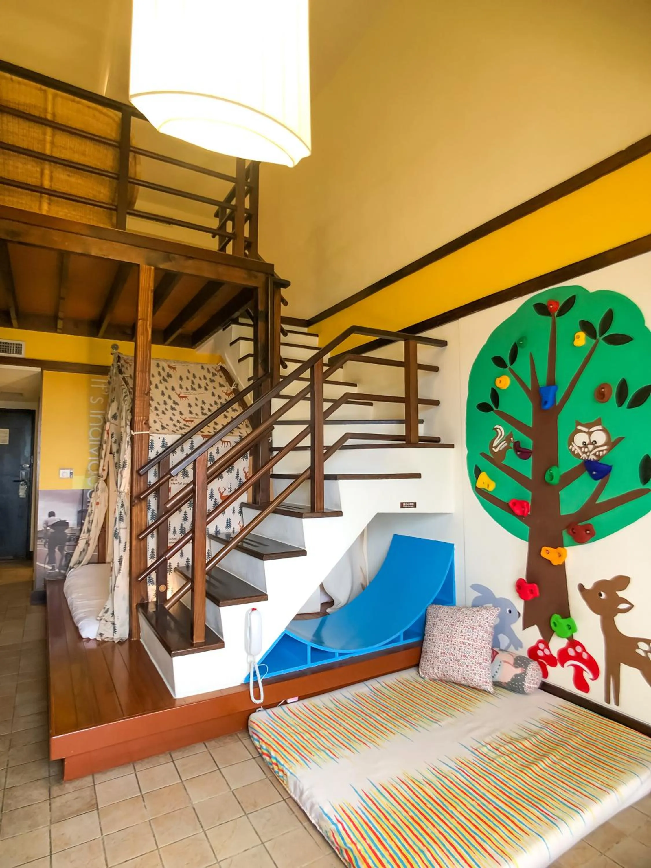 Photo of the whole room, Bed in Yoho Beach Resort Kenting