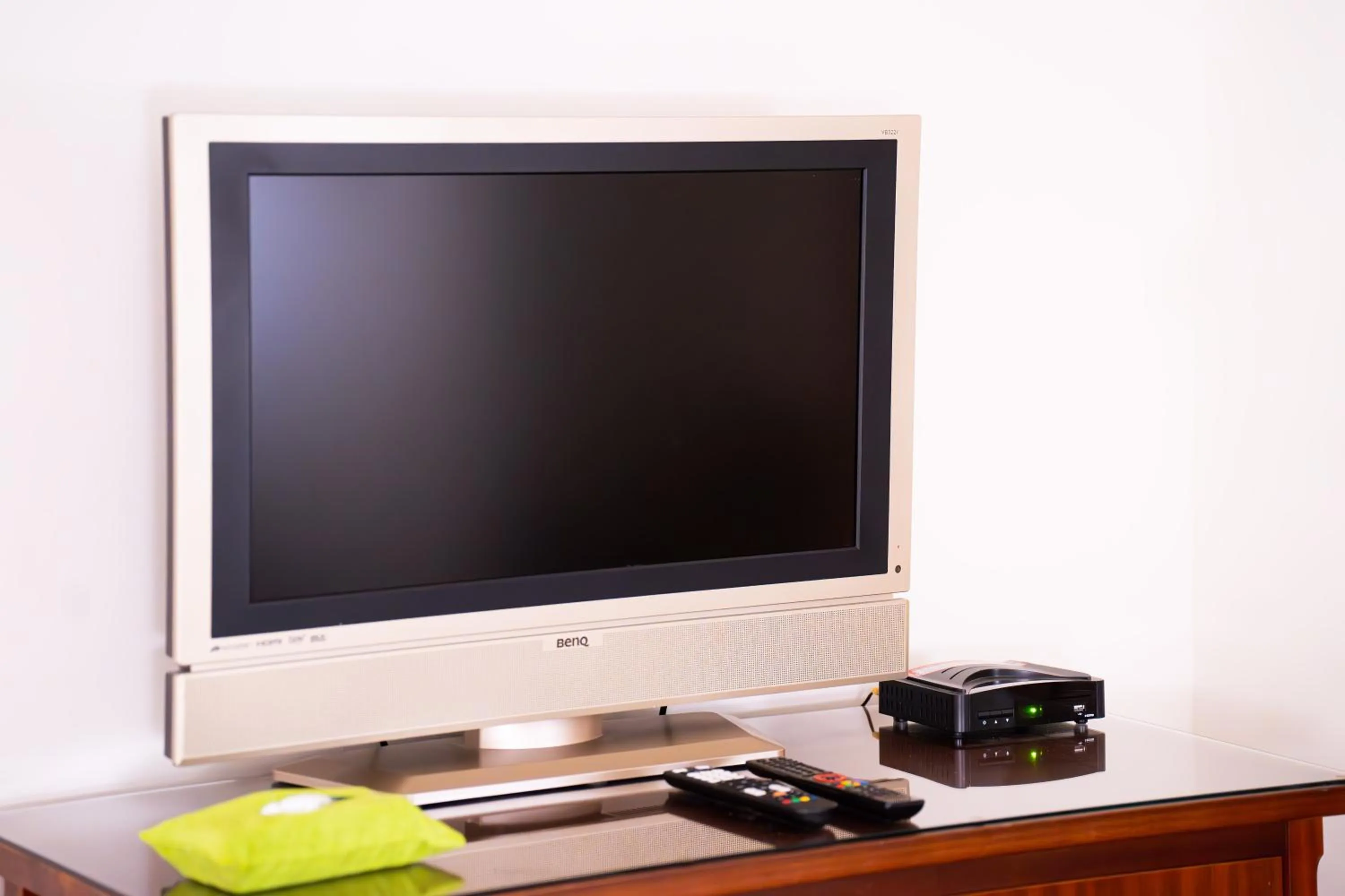 TV and multimedia in Yoho Beach Resort Kenting