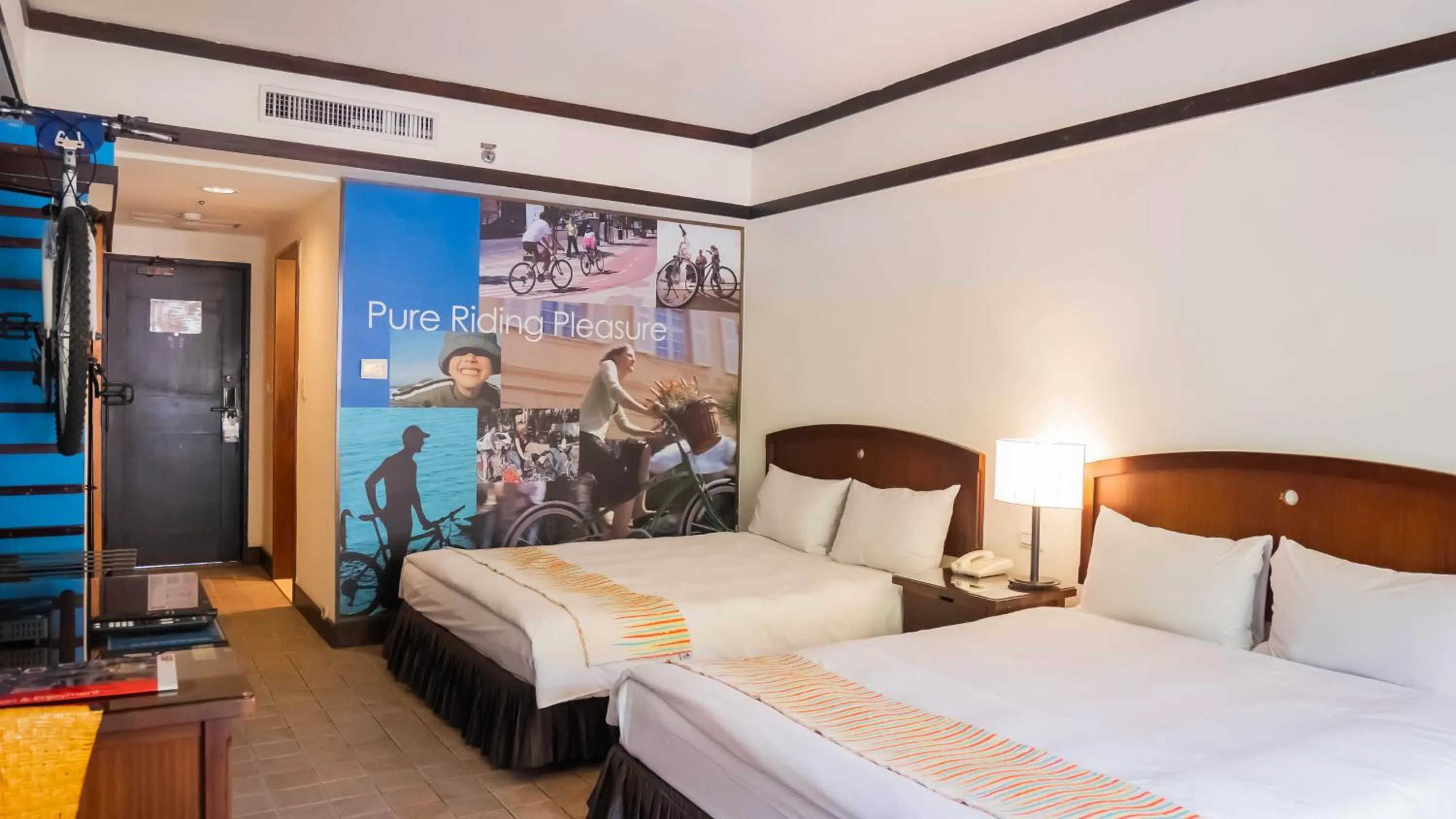 Bed in Yoho Beach Resort Kenting