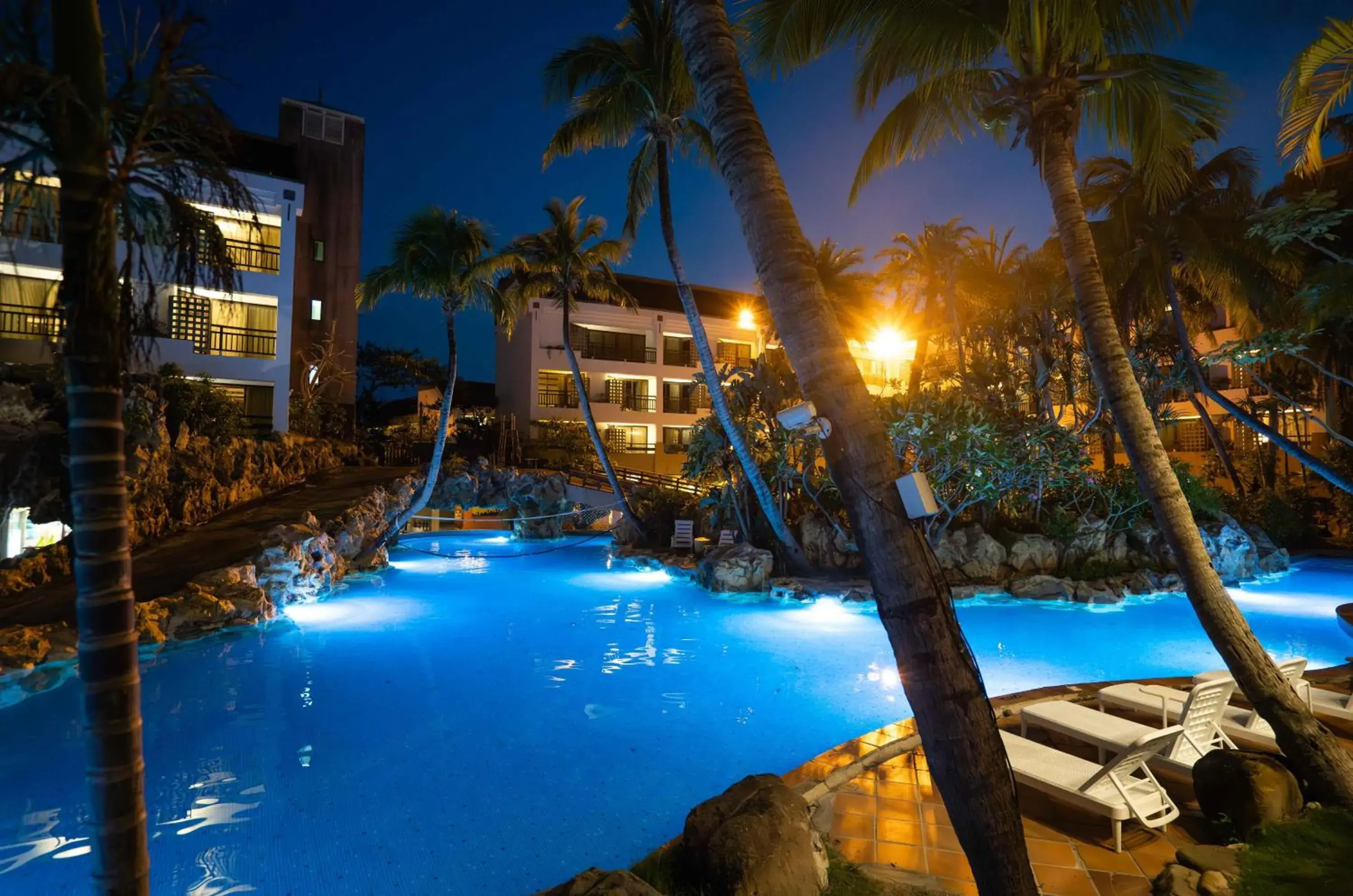 Pool view in Yoho Beach Resort Kenting Pool view in Yoho Beach Resort Kenting