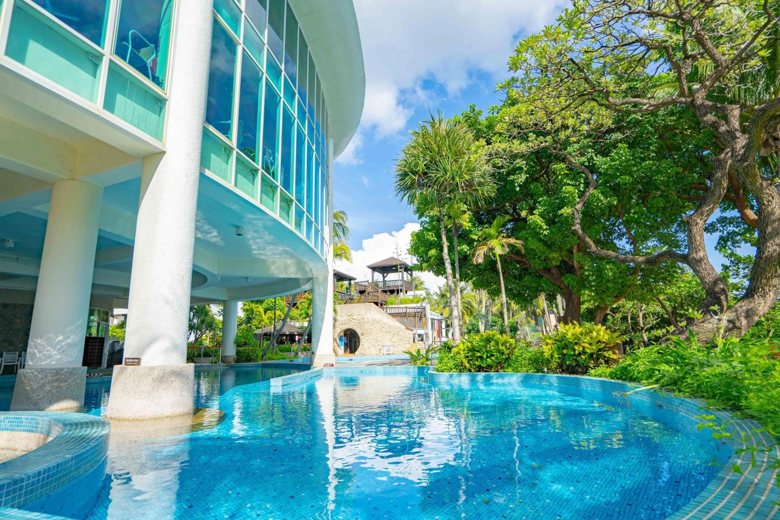 Swimming pool in Yoho Beach Resort Kenting
