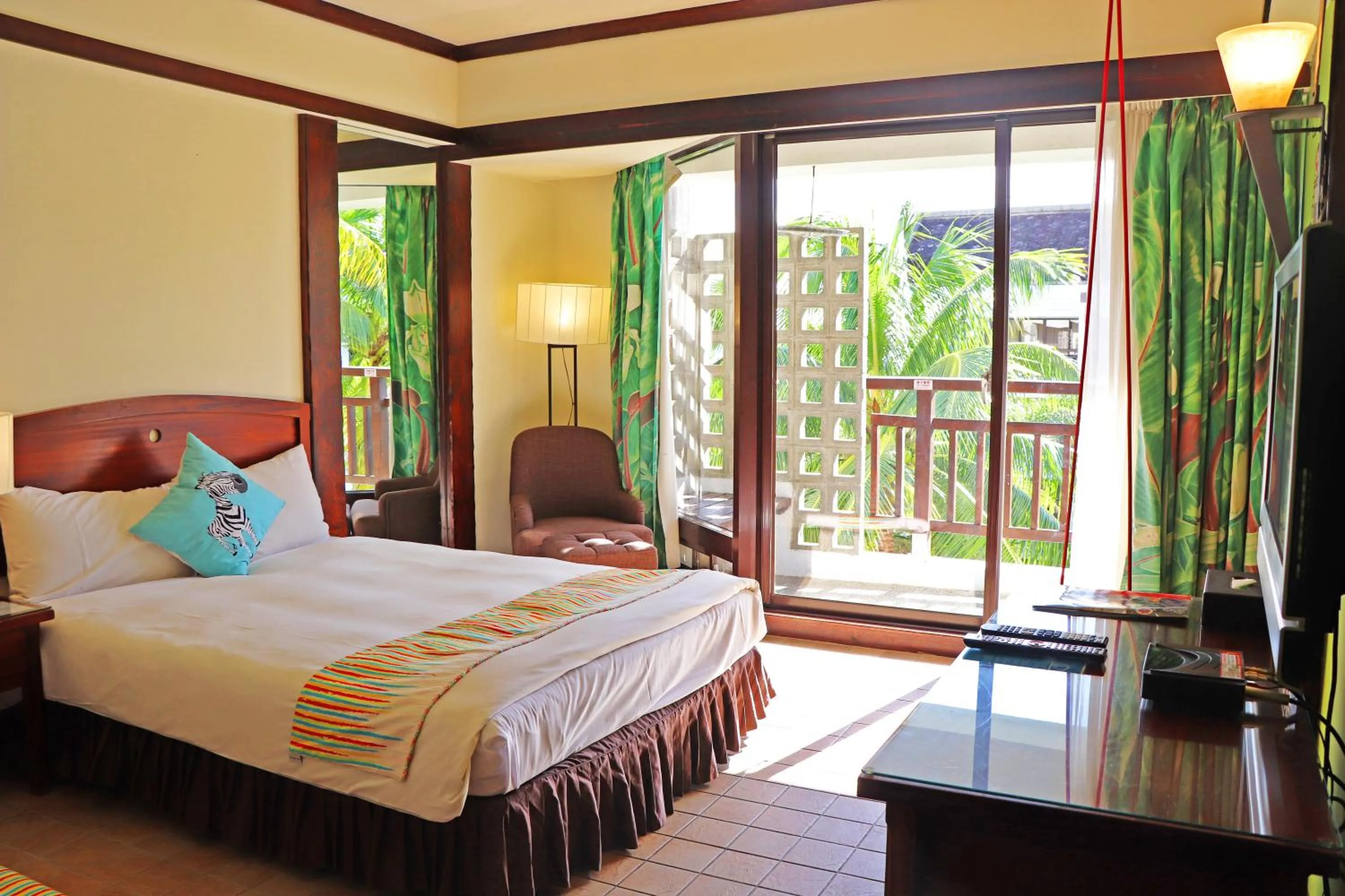 Bed in Yoho Beach Resort Kenting