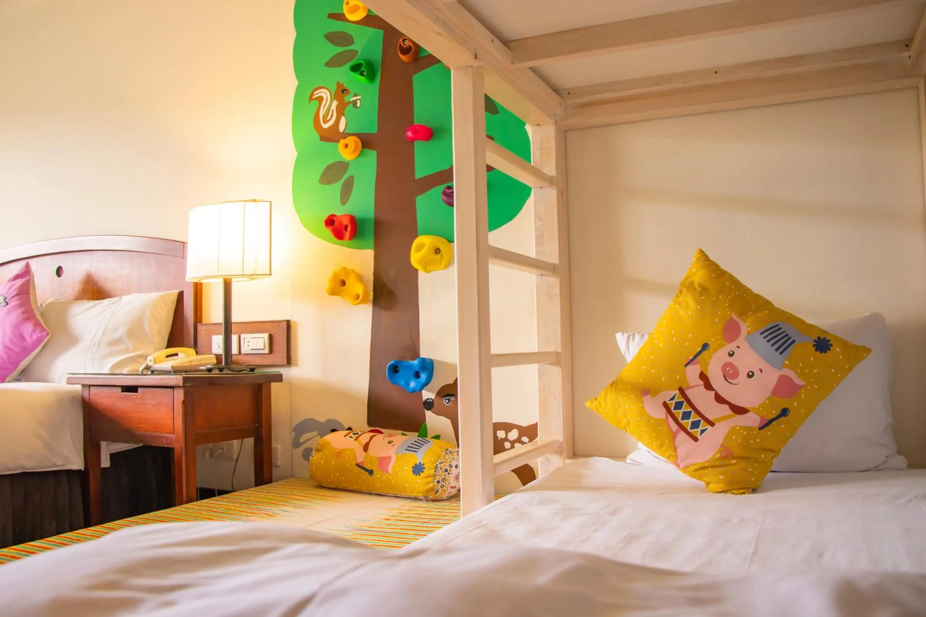 bunk bed, Bed in Yoho Beach Resort Kenting