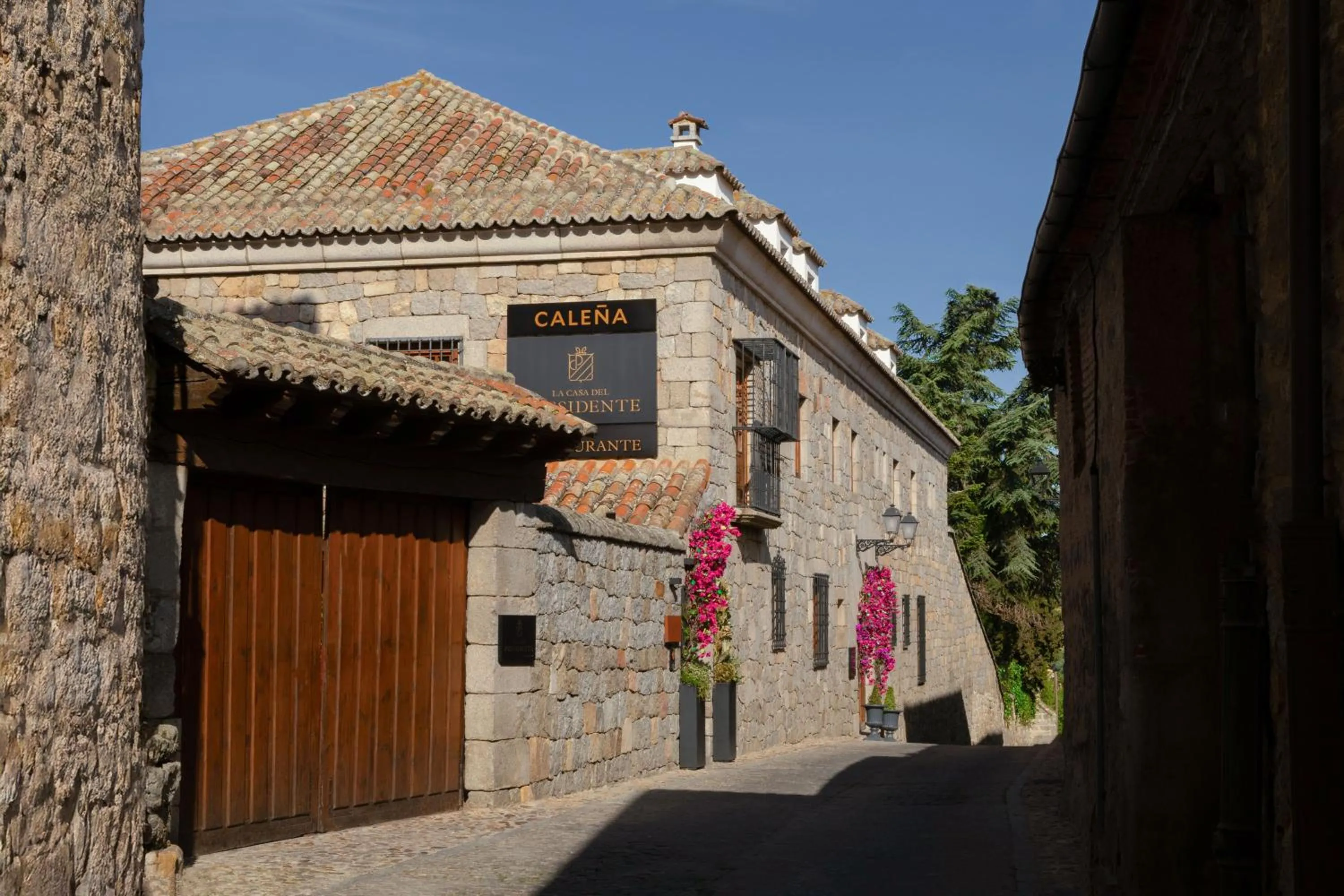 Property building in La Casa del Presidente