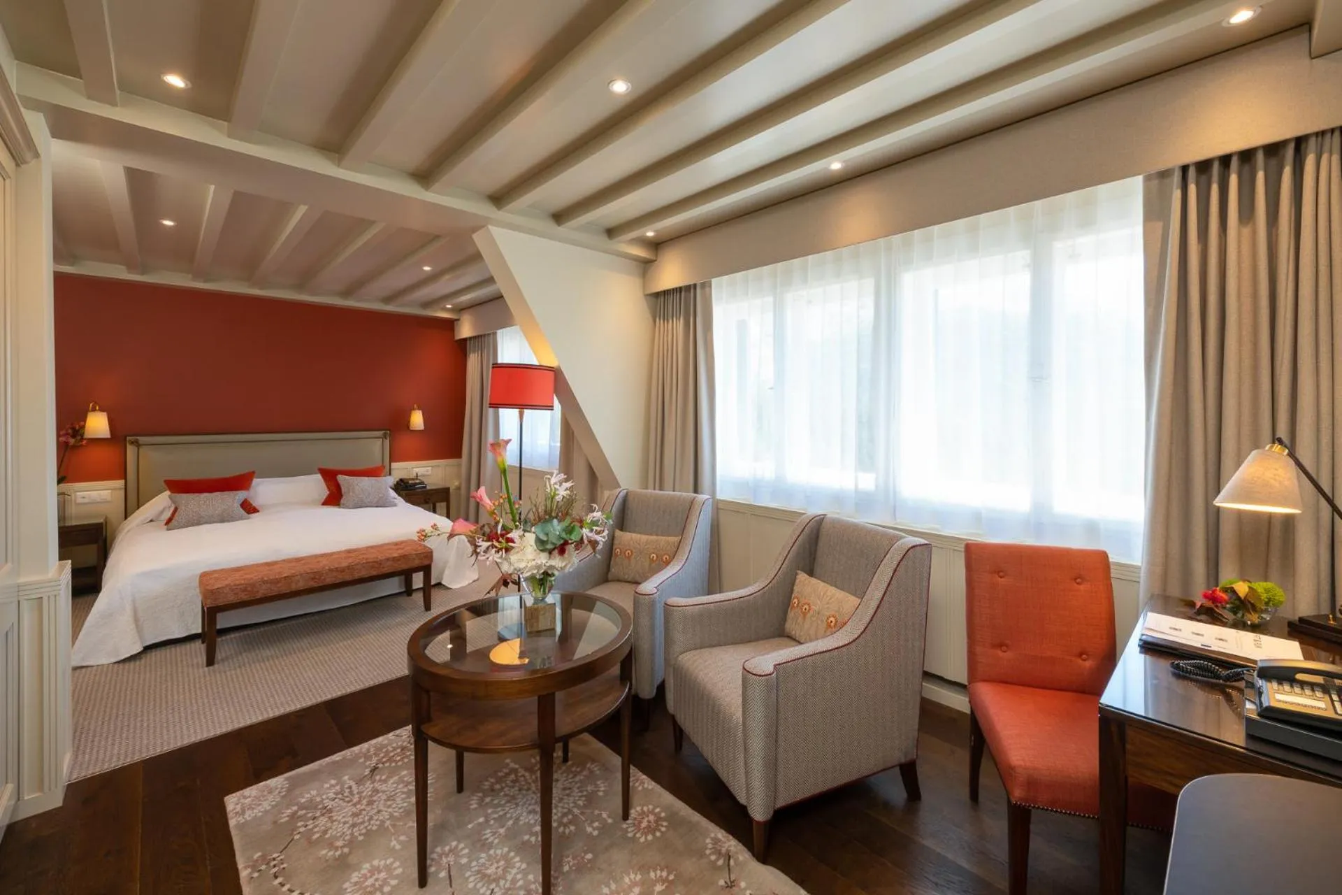 Seating area, Bed in Suvretta House