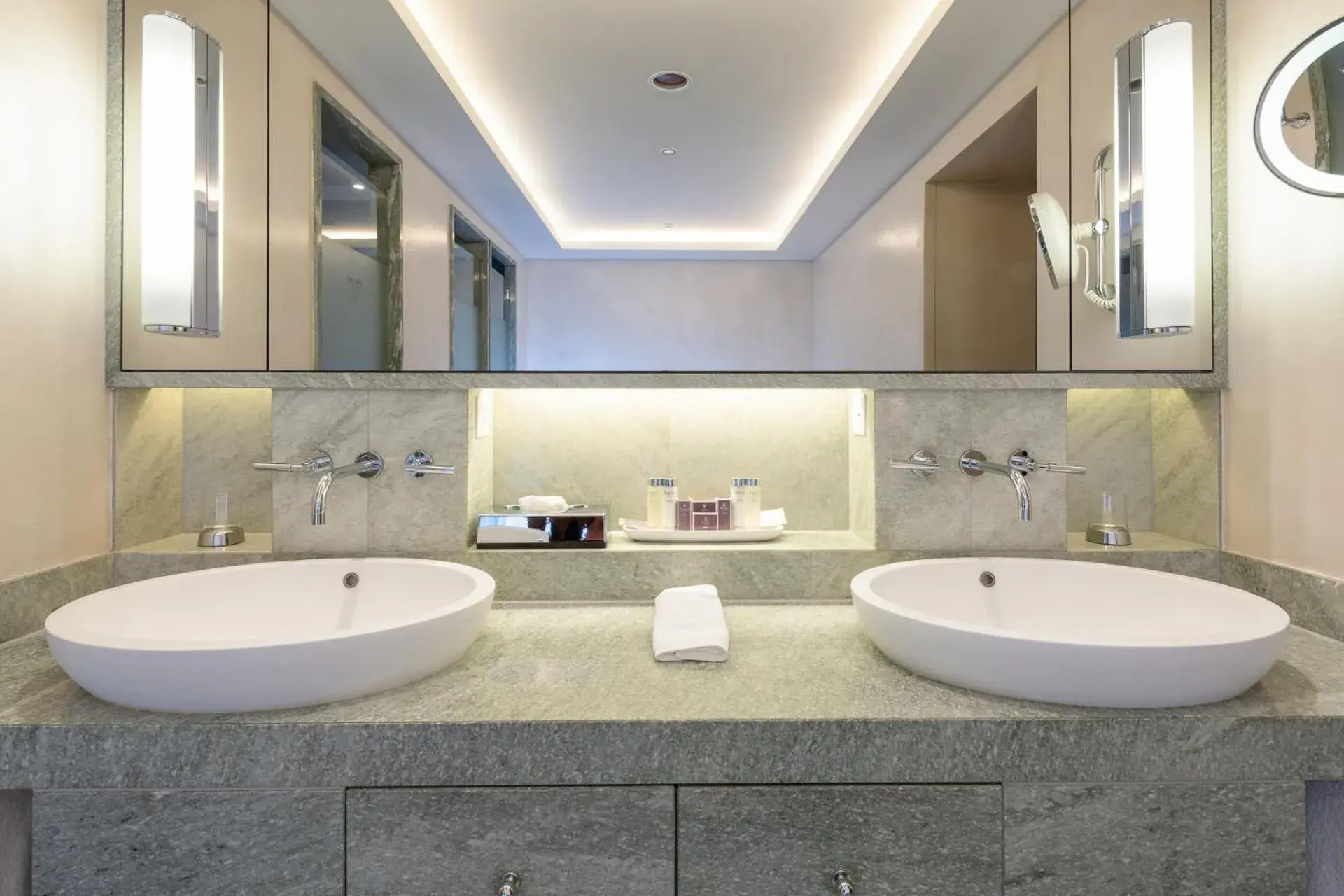 Bathroom in Suvretta House Bathroom in Suvretta House