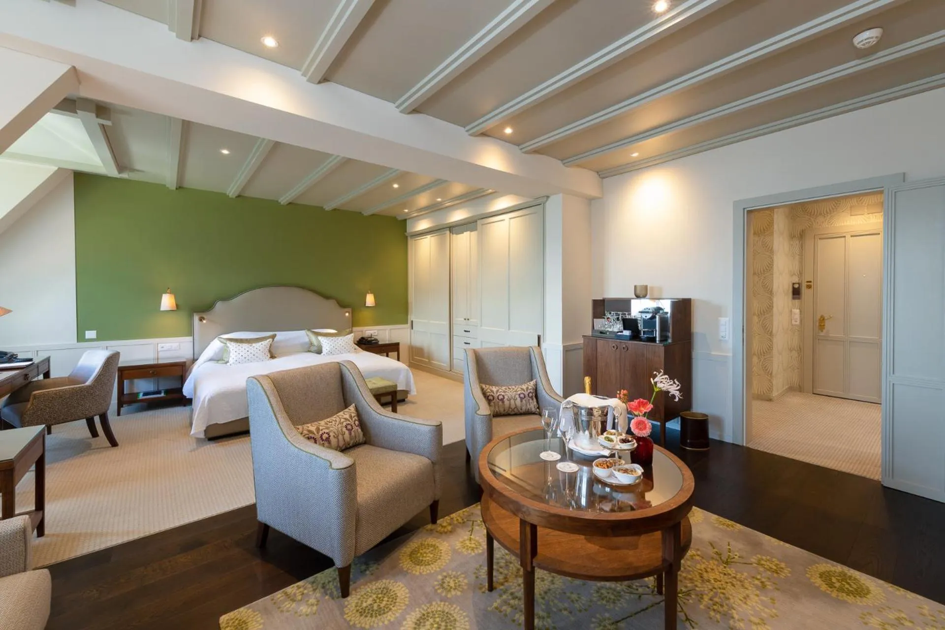 Seating area, Bed in Suvretta House