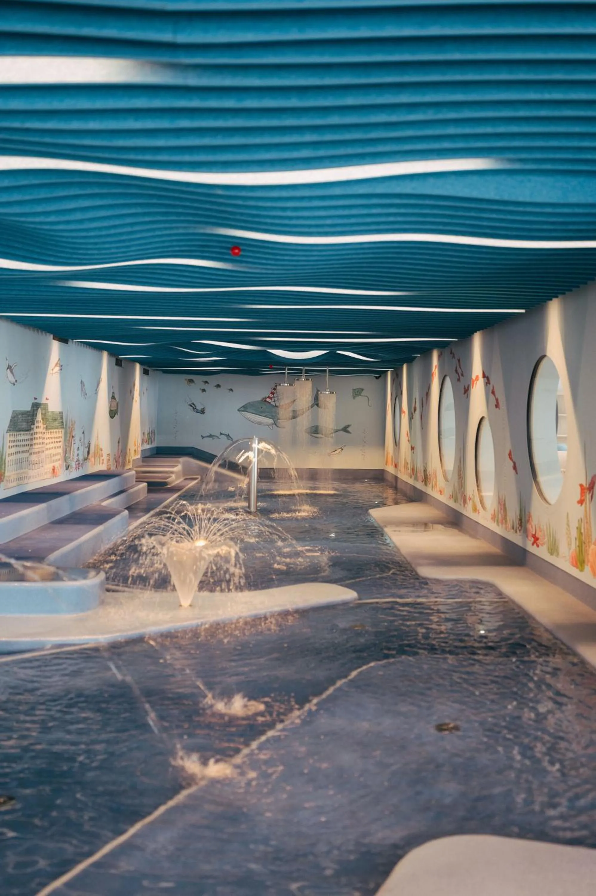 Swimming pool in Suvretta House