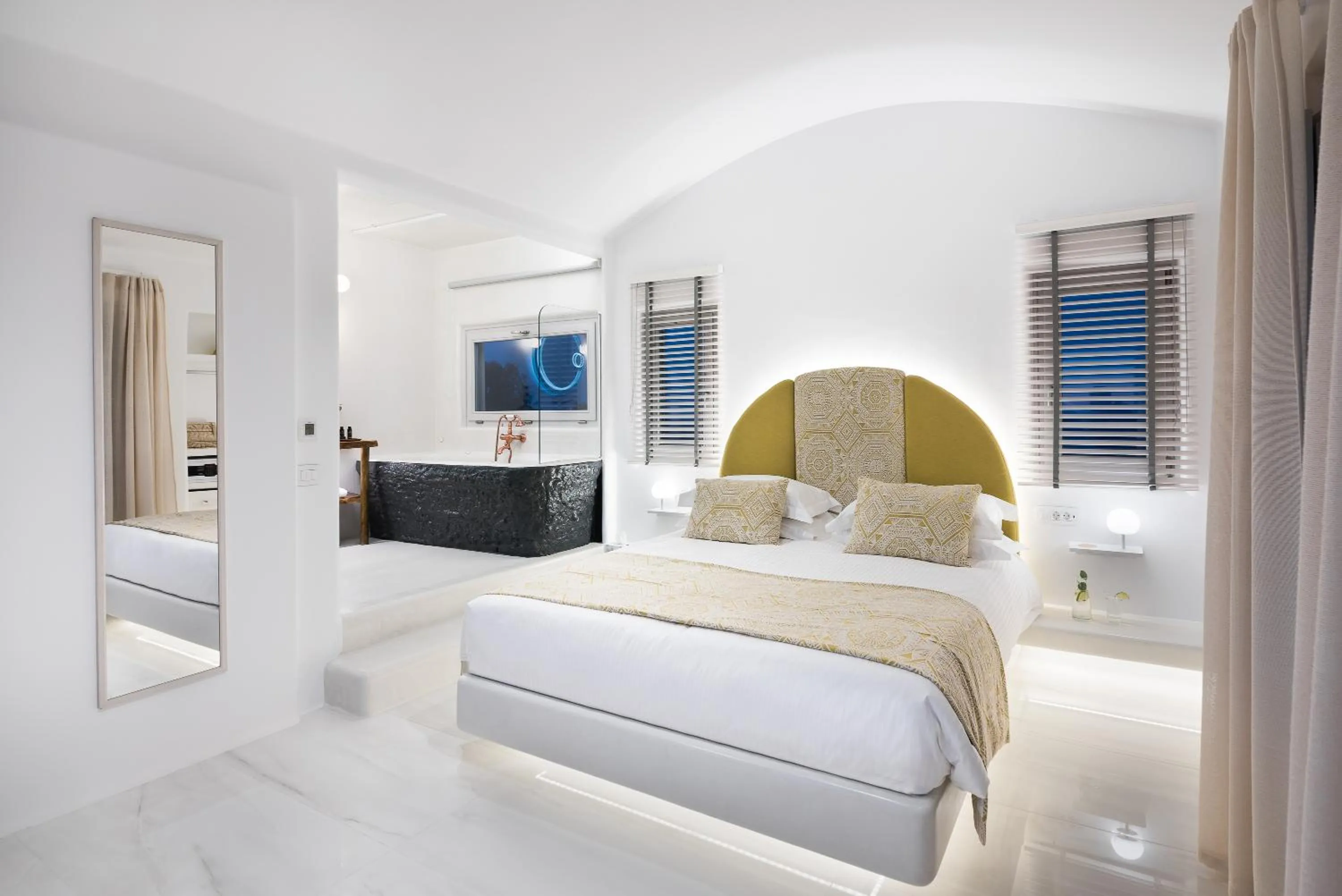 Bed in Emfasis Luxury Villa