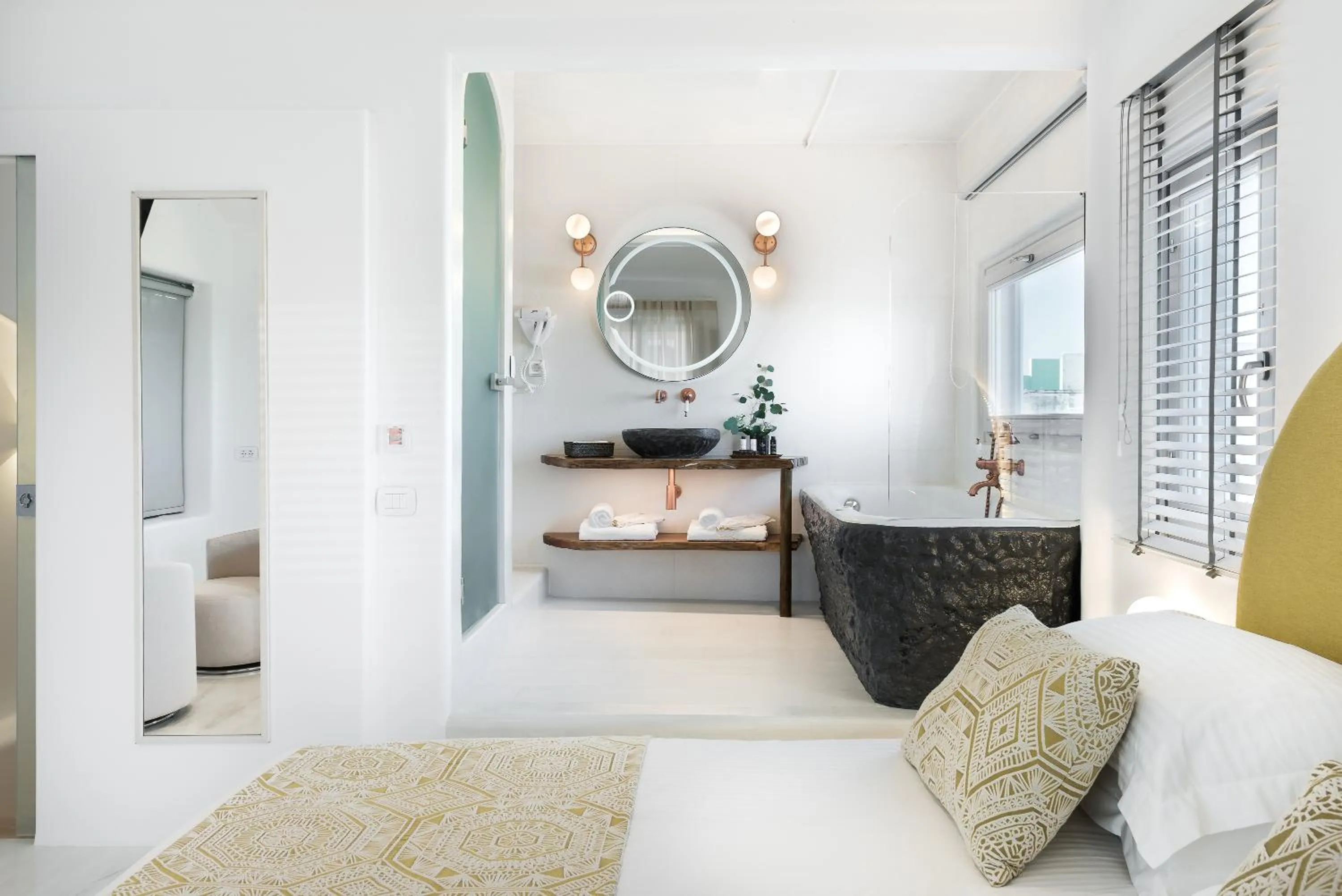 Bed in Emfasis Luxury Villa