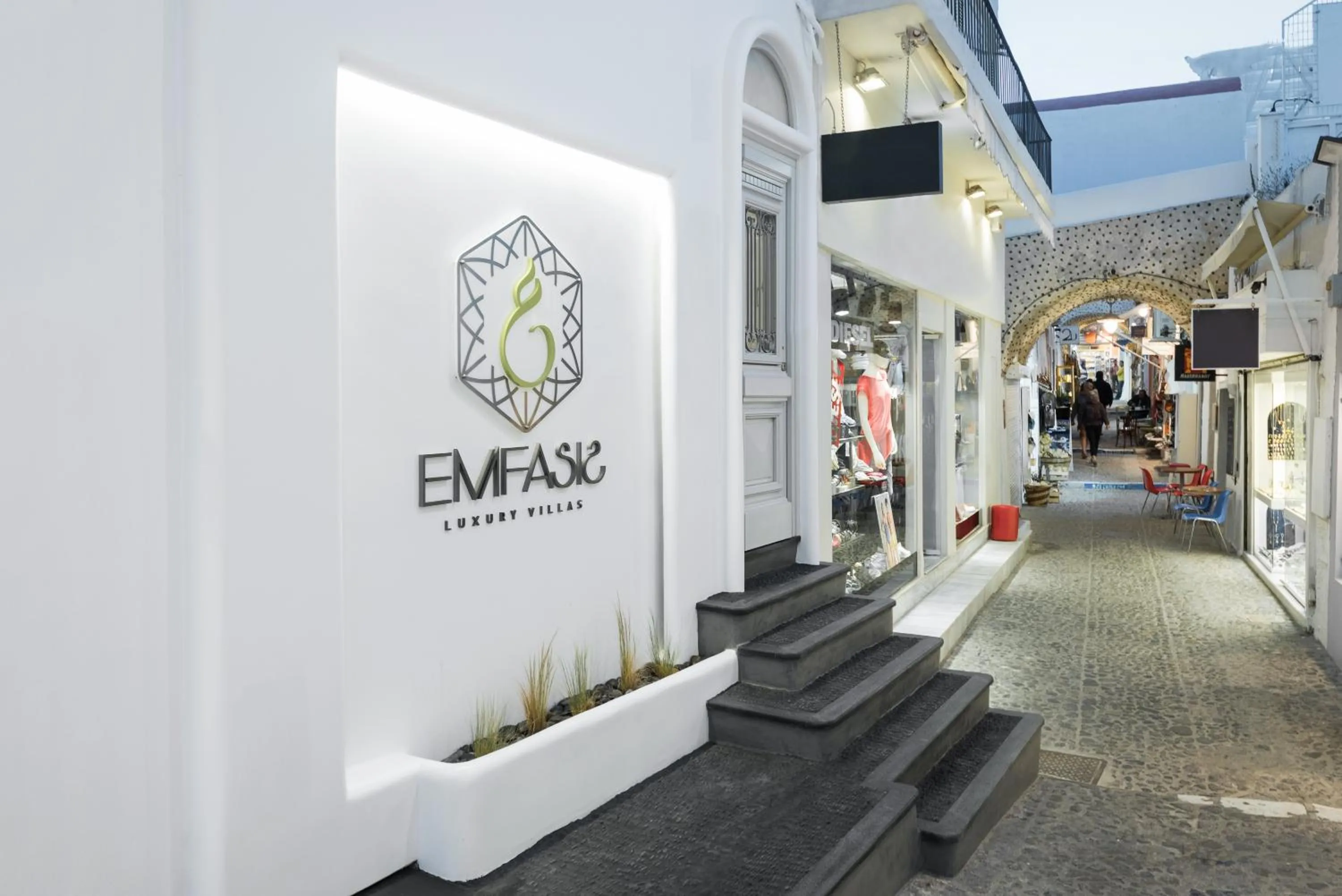 Facade/entrance in Emfasis Luxury Villa