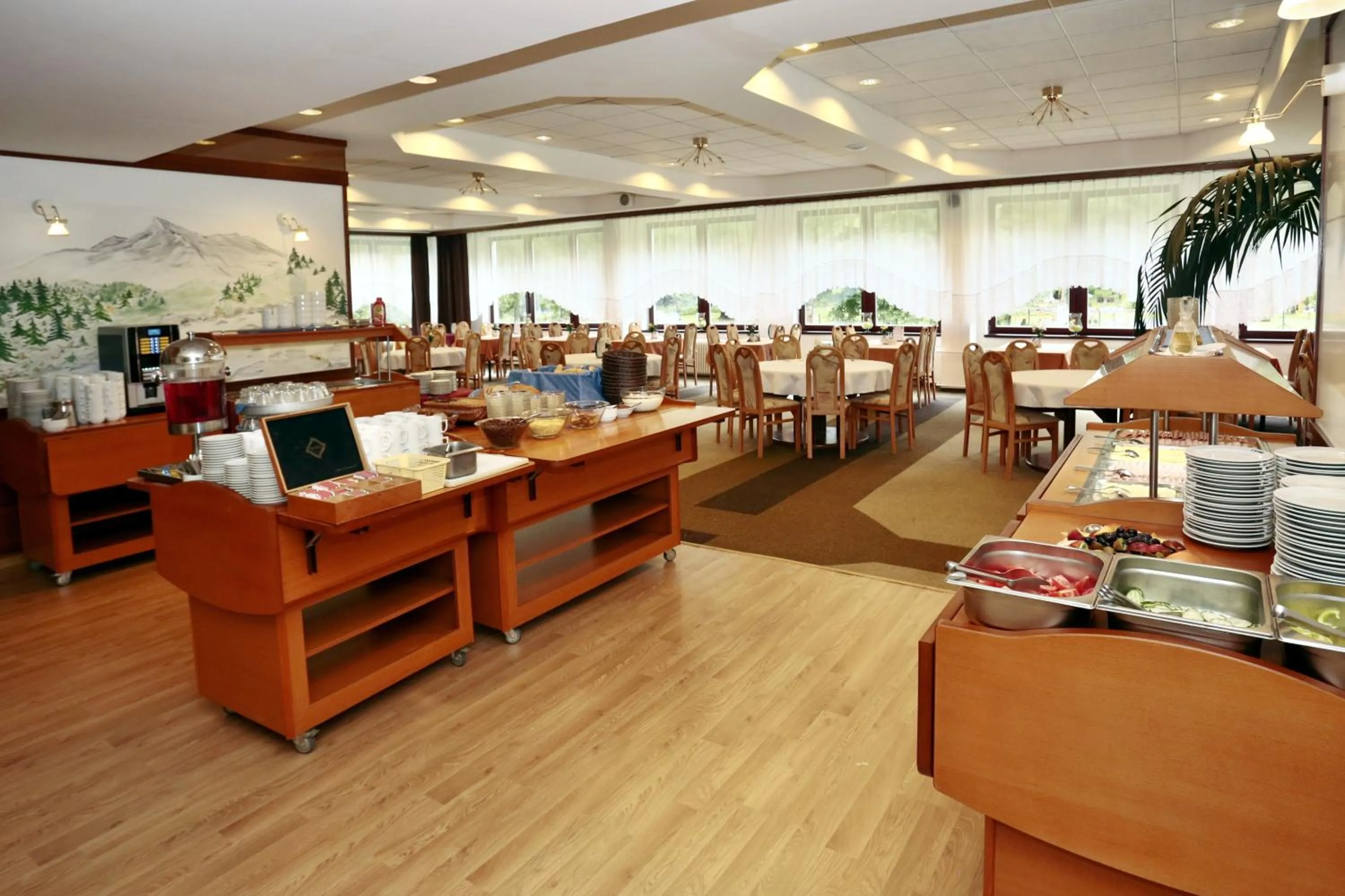 Restaurant/places to eat in Hotel SOREA ĎUMBIER