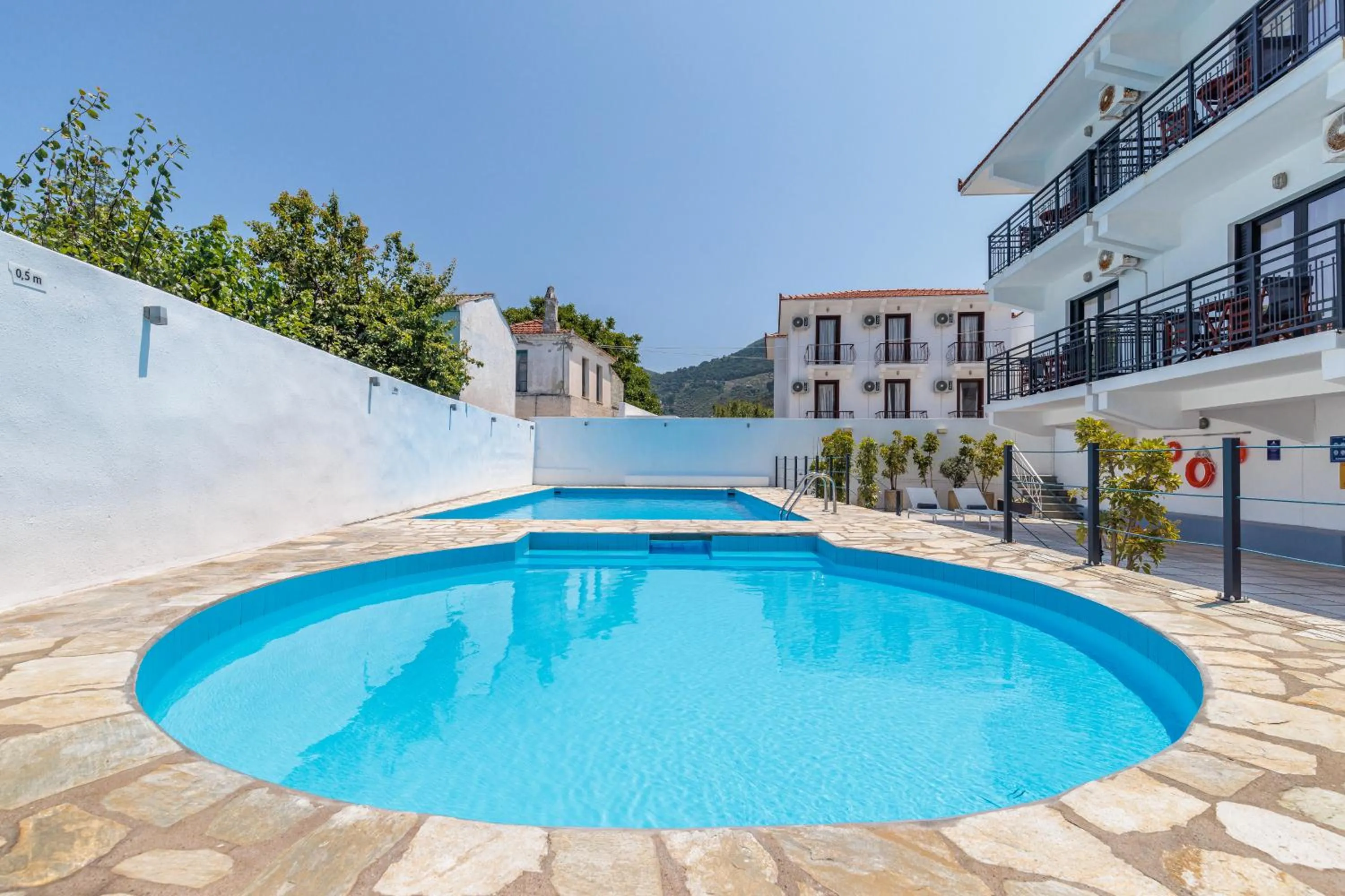 Swimming pool in Amalia Hotel