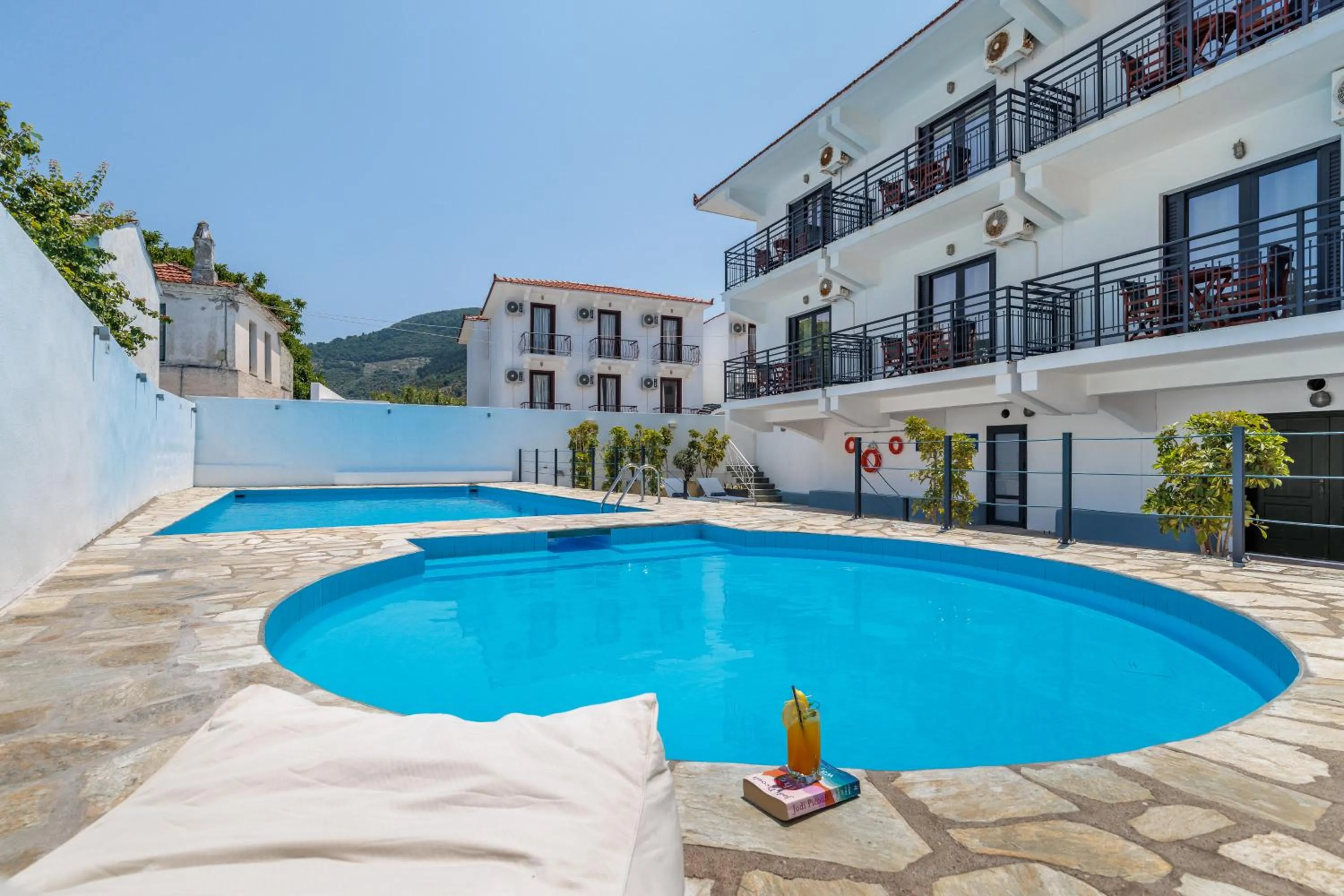 Swimming pool in Amalia Hotel