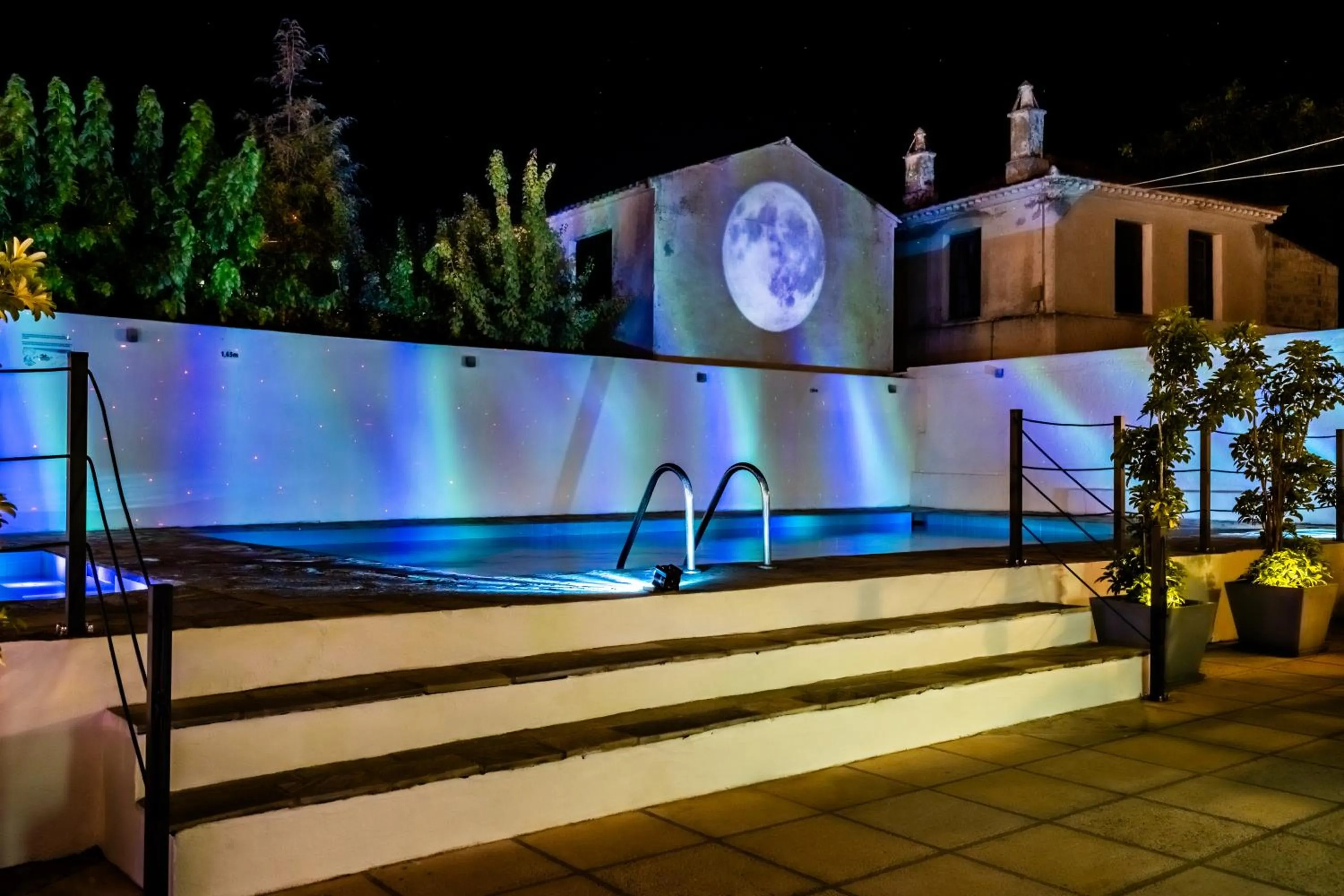 Swimming pool in Amalia Hotel