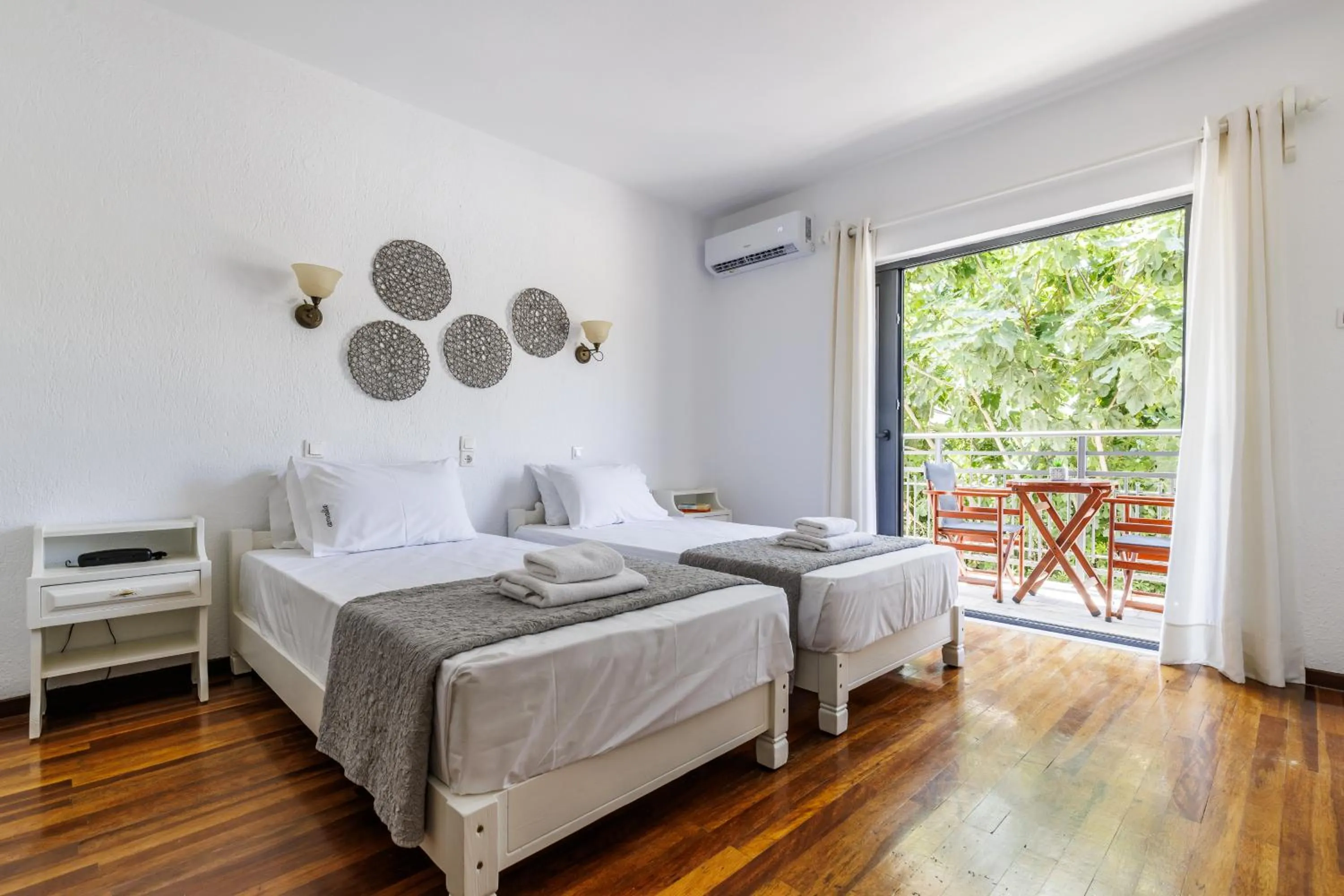 Bedroom, Bed in Amalia Hotel