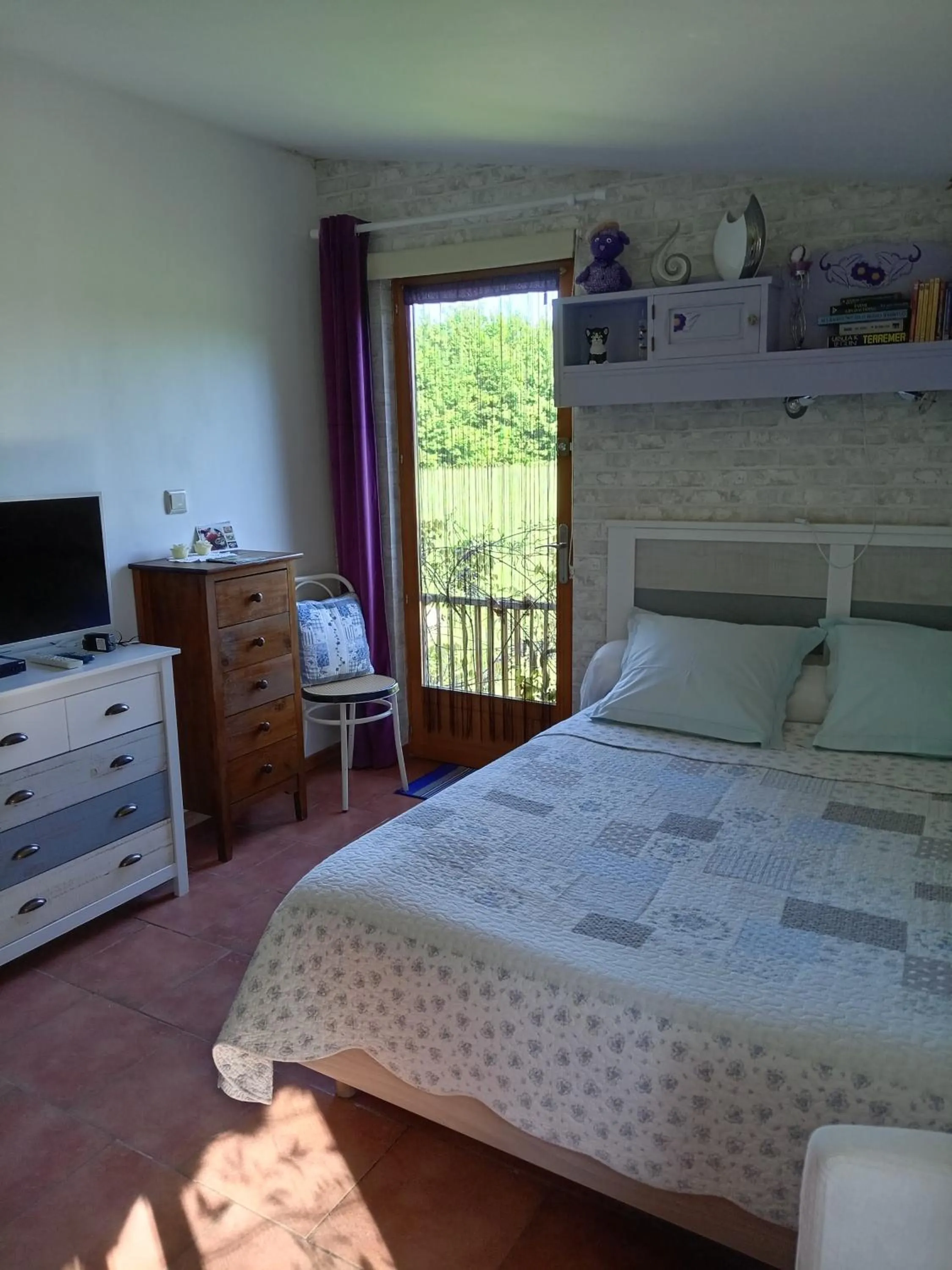 Bedroom, Bed in Chambres d'hotes du Moulin