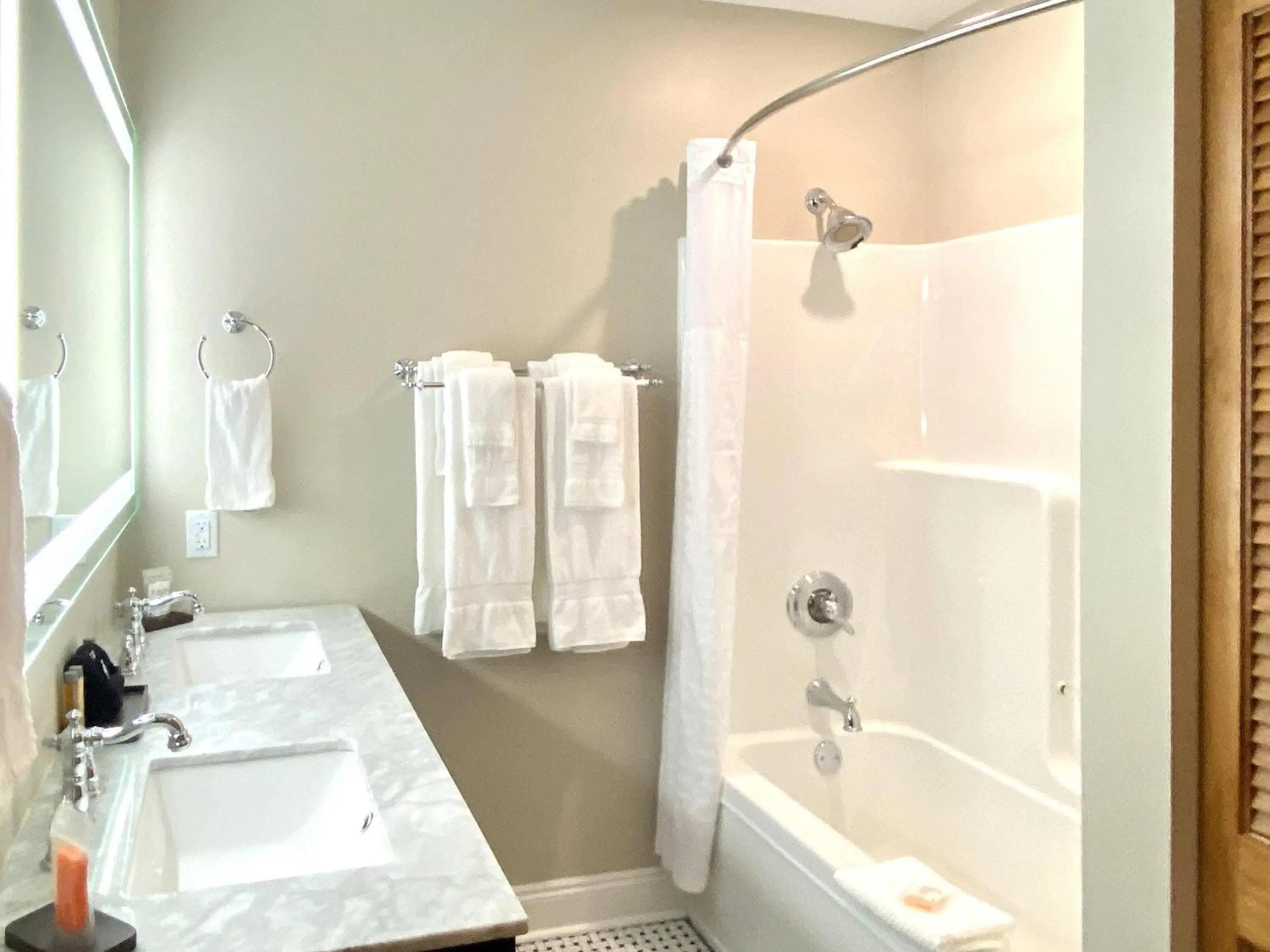 Bedroom in The Port Inn - Port St Joe, an Ascend Collection Hotel