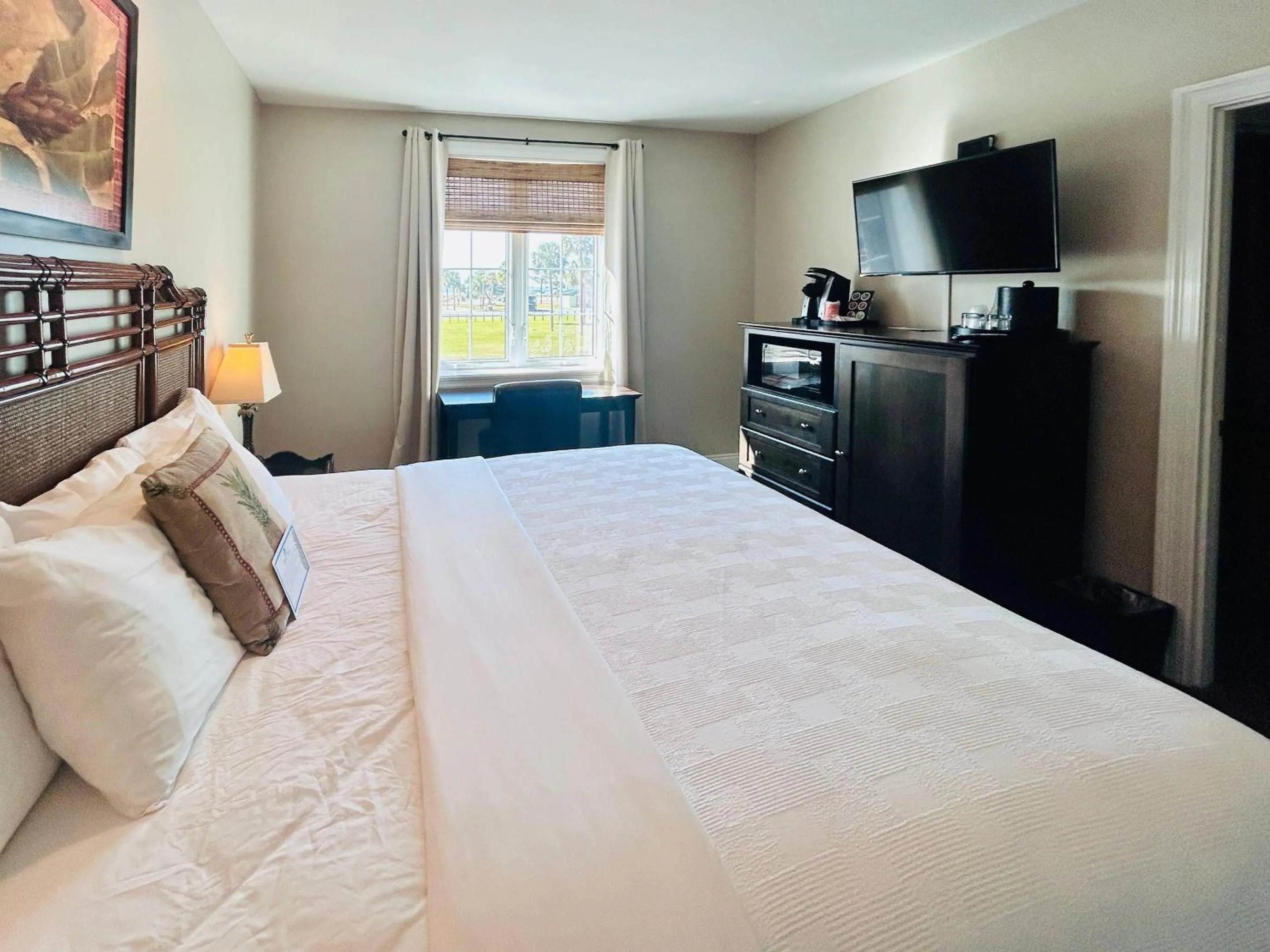 Bedroom, Bed in The Port Inn - Port St Joe, an Ascend Collection Hotel