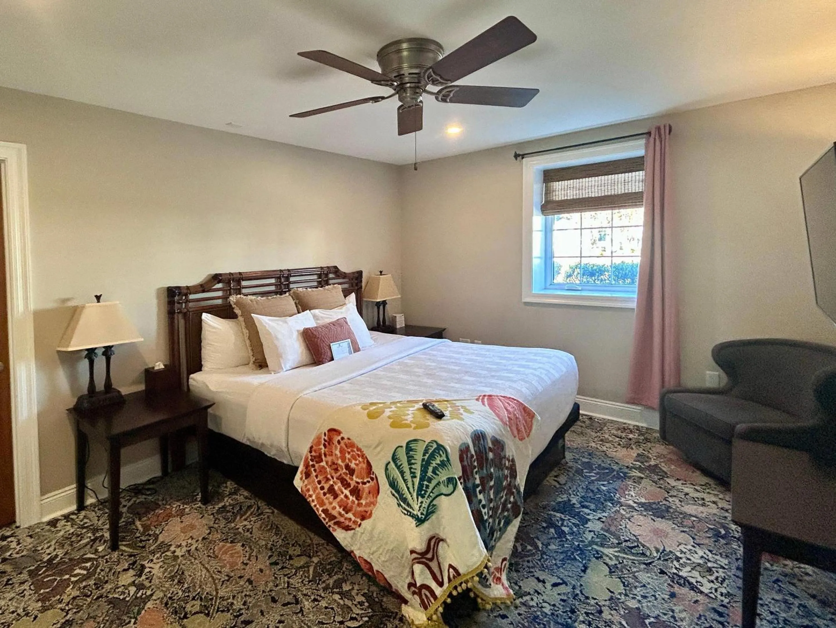 Bedroom, Bed in The Port Inn - Port St Joe, an Ascend Collection Hotel