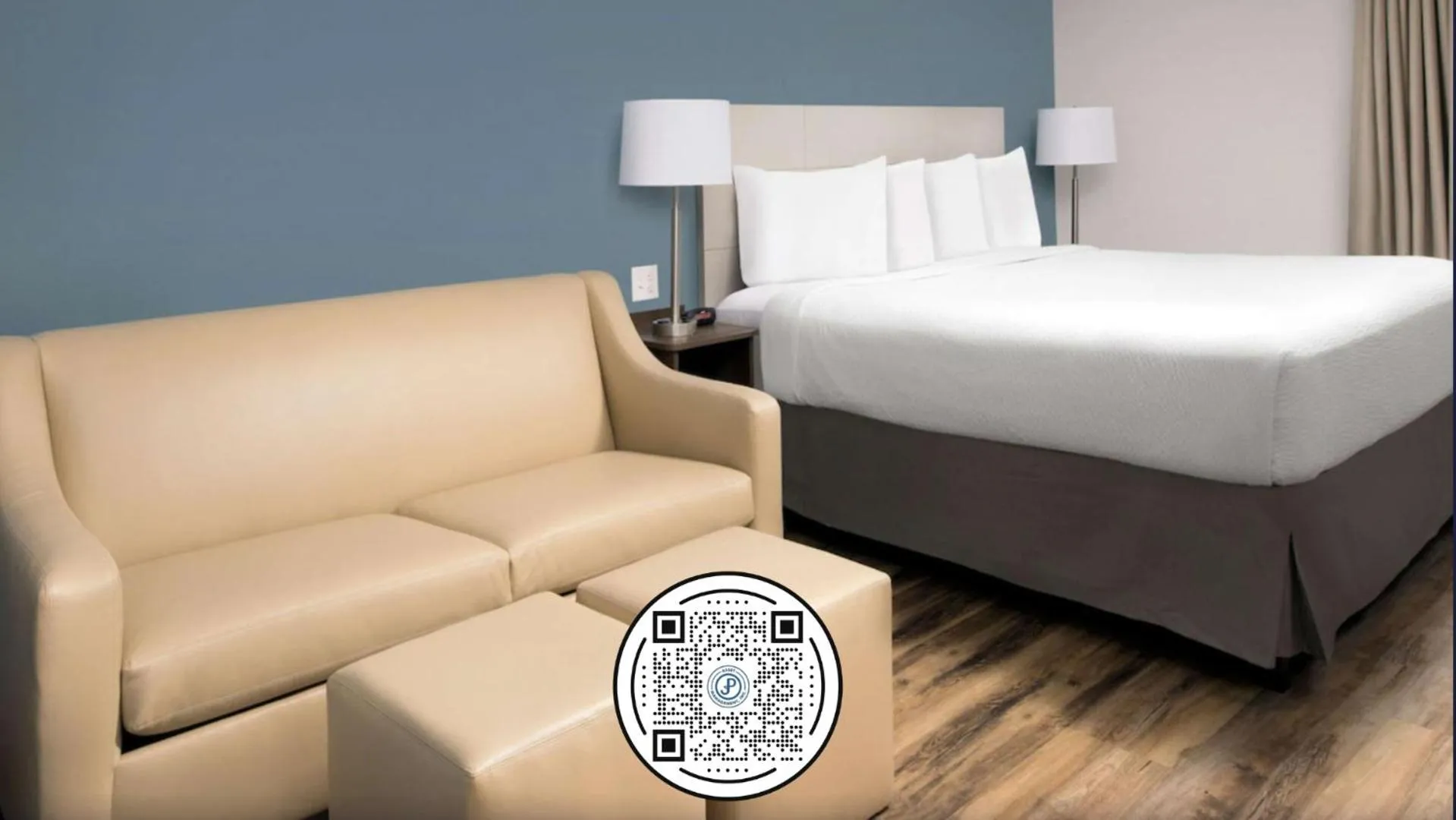 Bedroom, Bed in WoodSpring Suites Houston 288 South Medical Center