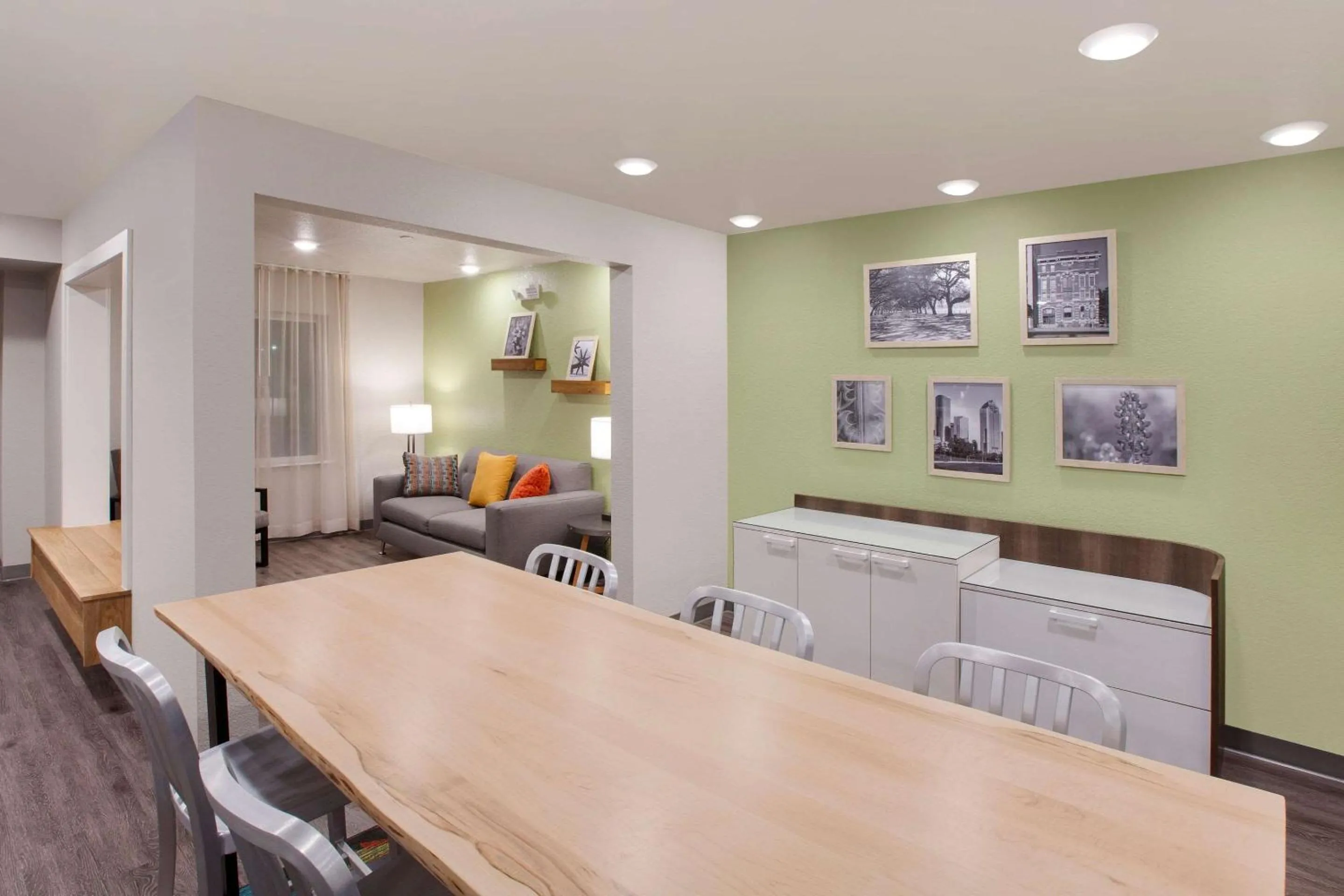 Lobby or reception in WoodSpring Suites Houston 288 South Medical Center