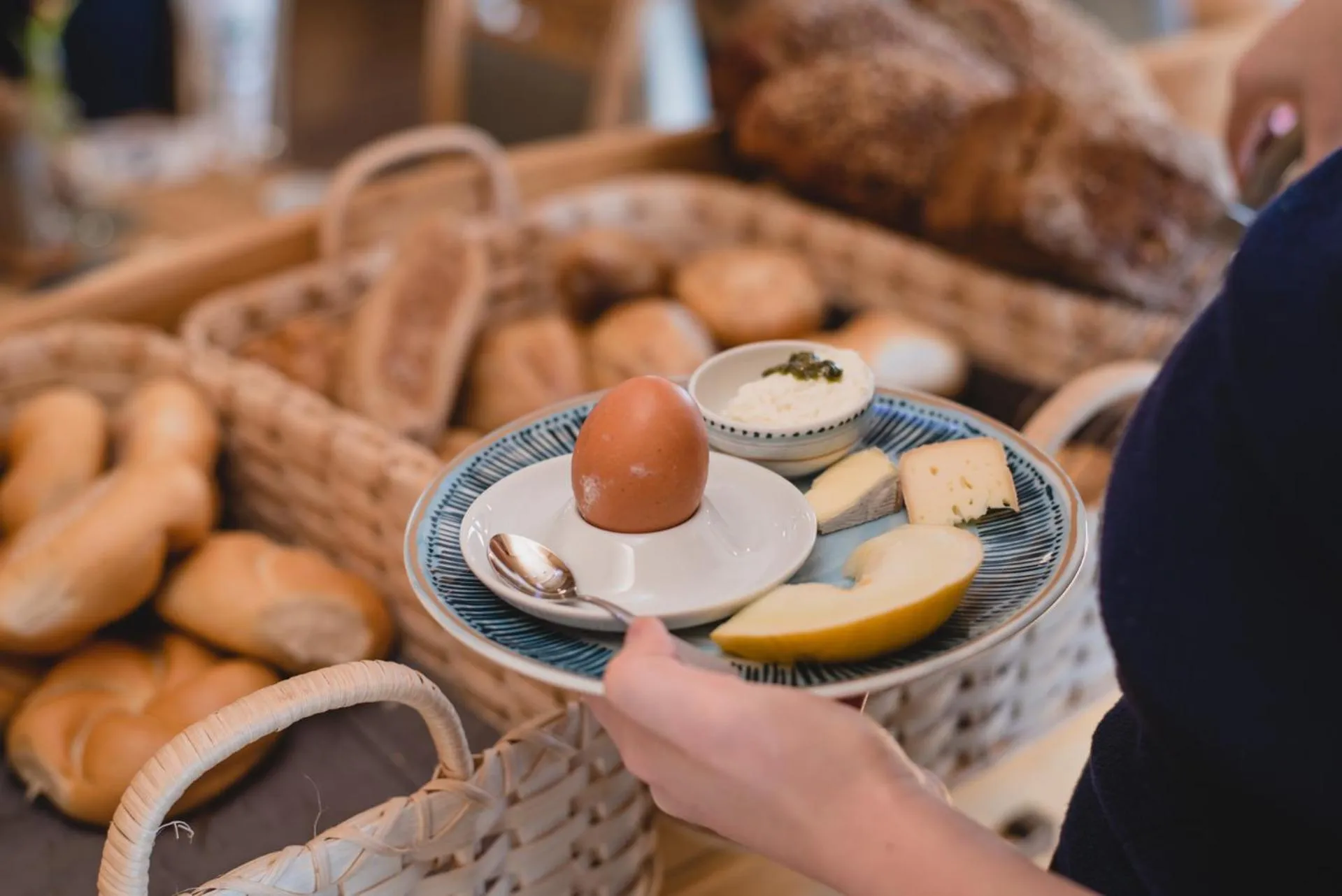 Food and drinks in ALPENHOTEL TYROL - B&B - ADULTS ONLY - Alpines Lifestylehotel