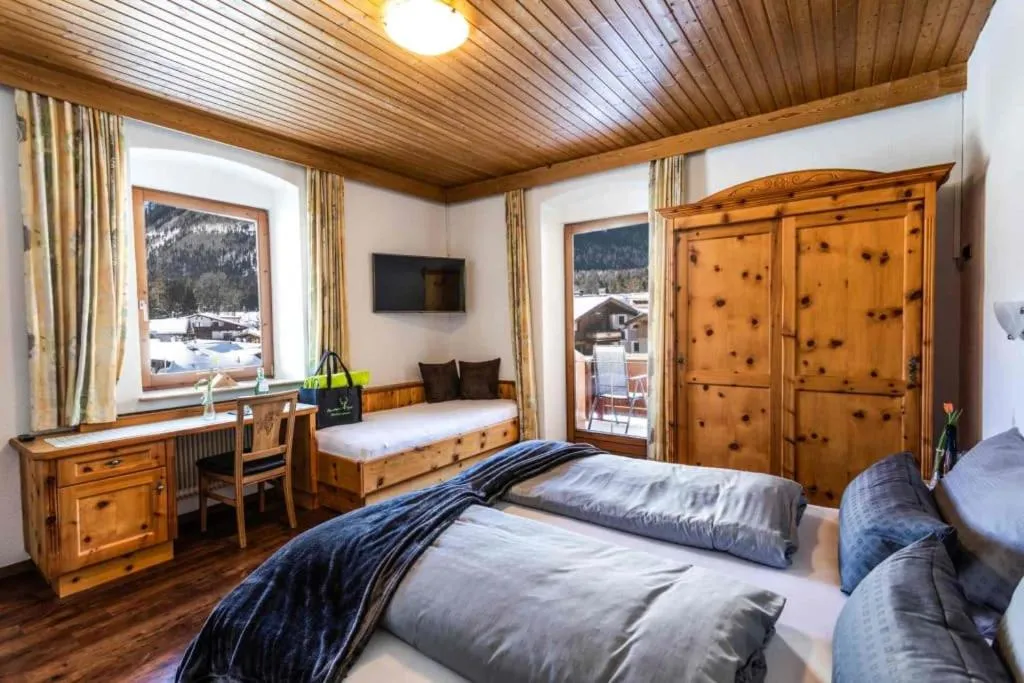 Bed in ALPENHOTEL TYROL - B&B - ADULTS ONLY - Alpines Lifestylehotel