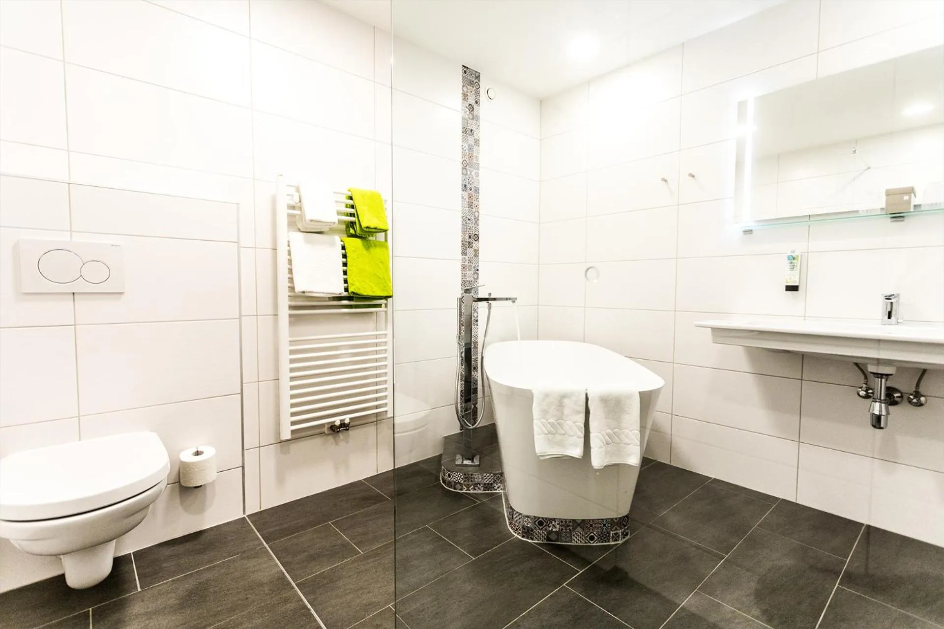 Shower in ALPENHOTEL TYROL - B&B - ADULTS ONLY - Alpines Lifestylehotel