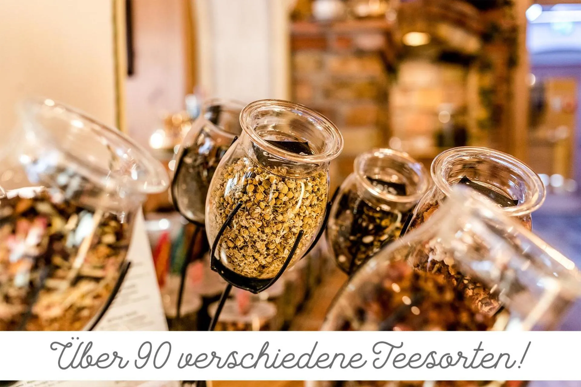 Food and drinks in ALPENHOTEL TYROL - B&B - ADULTS ONLY - Alpines Lifestylehotel