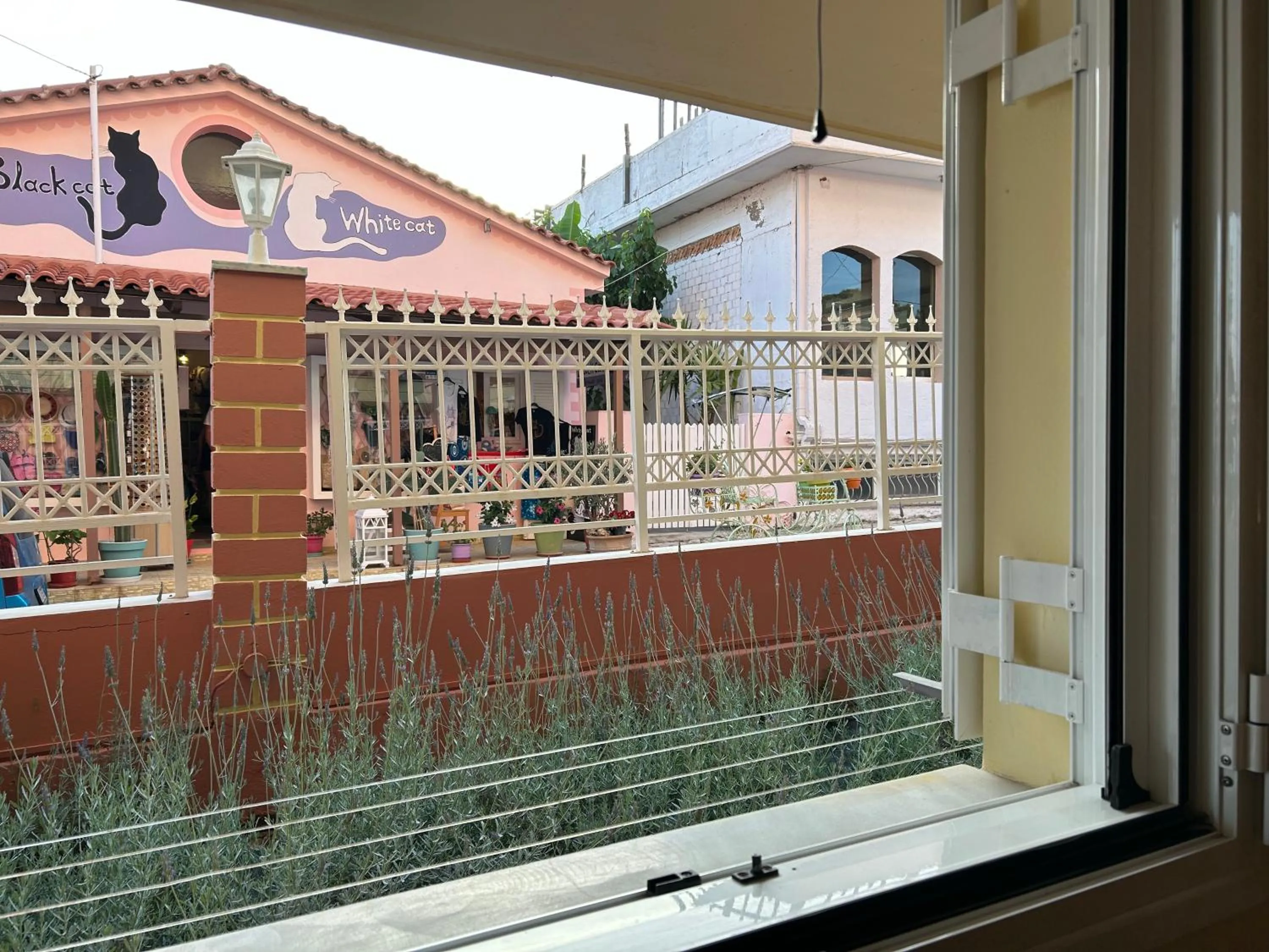 Patio in Brati II Beach Hotel