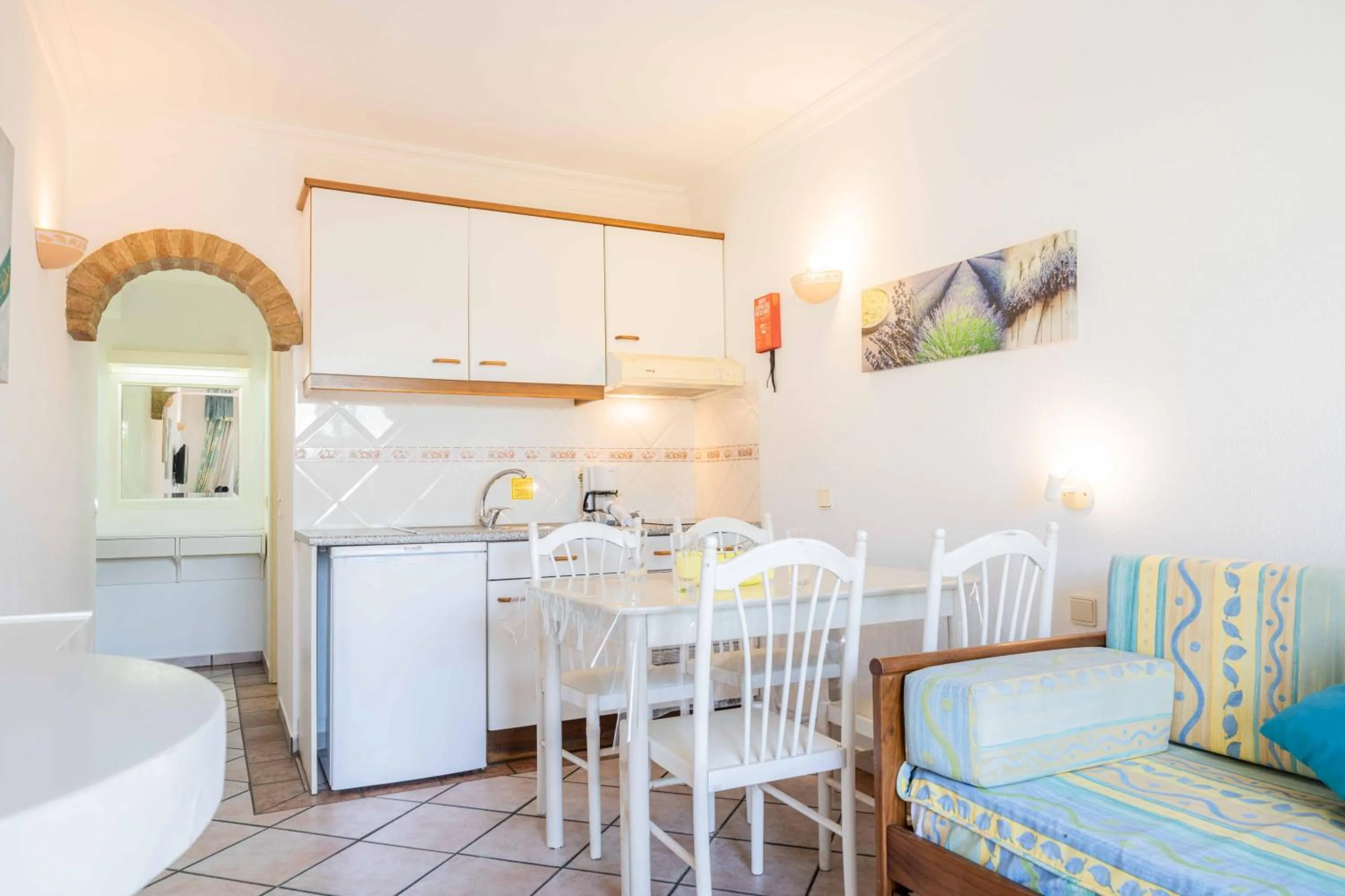 Kitchen or kitchenette in Apartamentos Solar do Sol