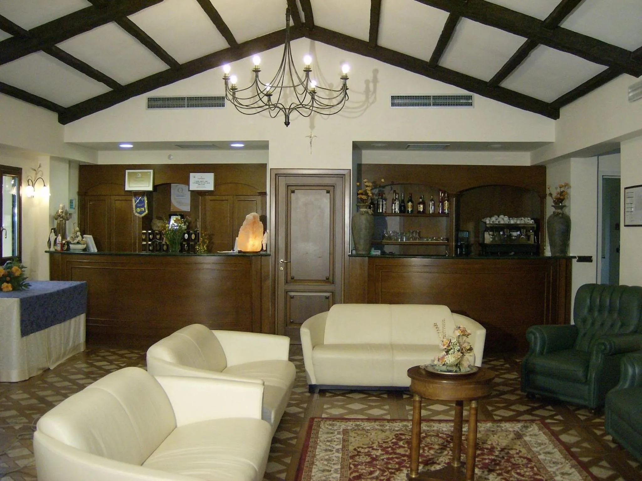 Lobby or reception in La Locanda di Castromediano - Al Becco della Civetta