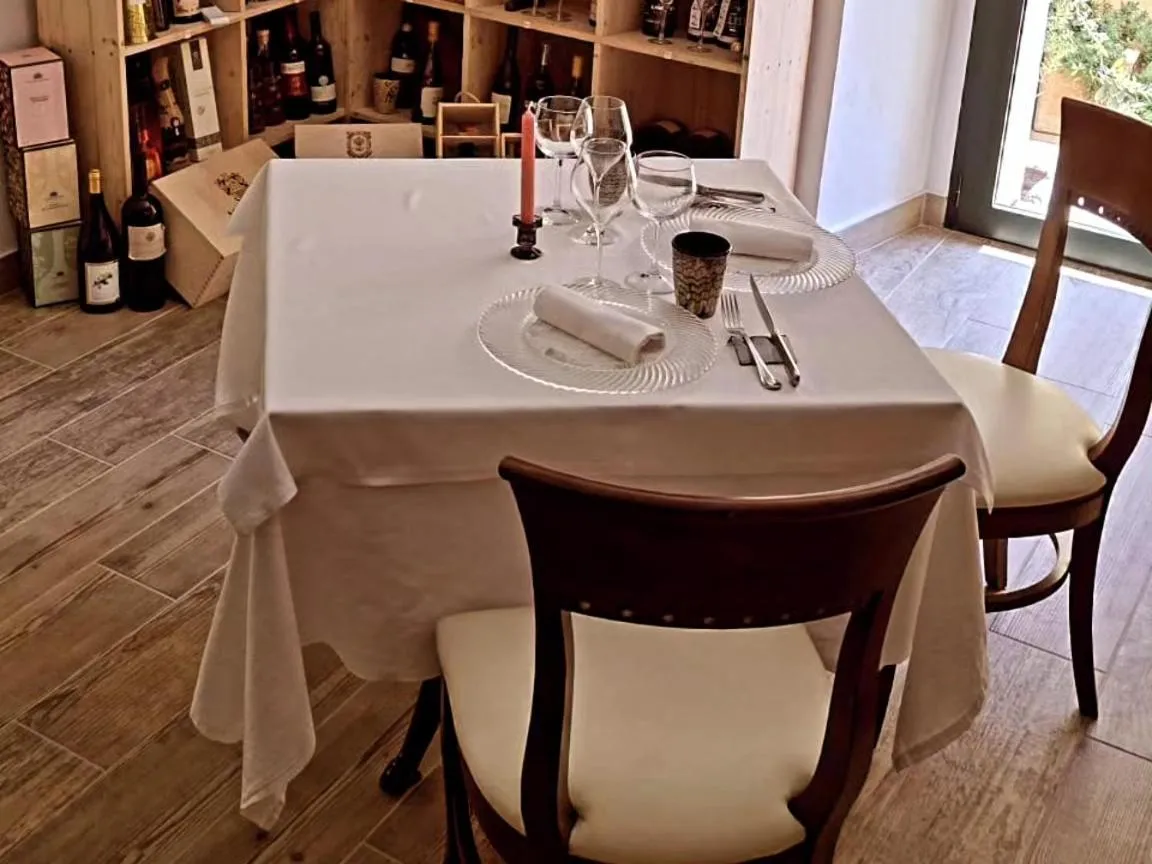 Restaurant/places to eat in La Locanda di Castromediano - Al Becco della Civetta