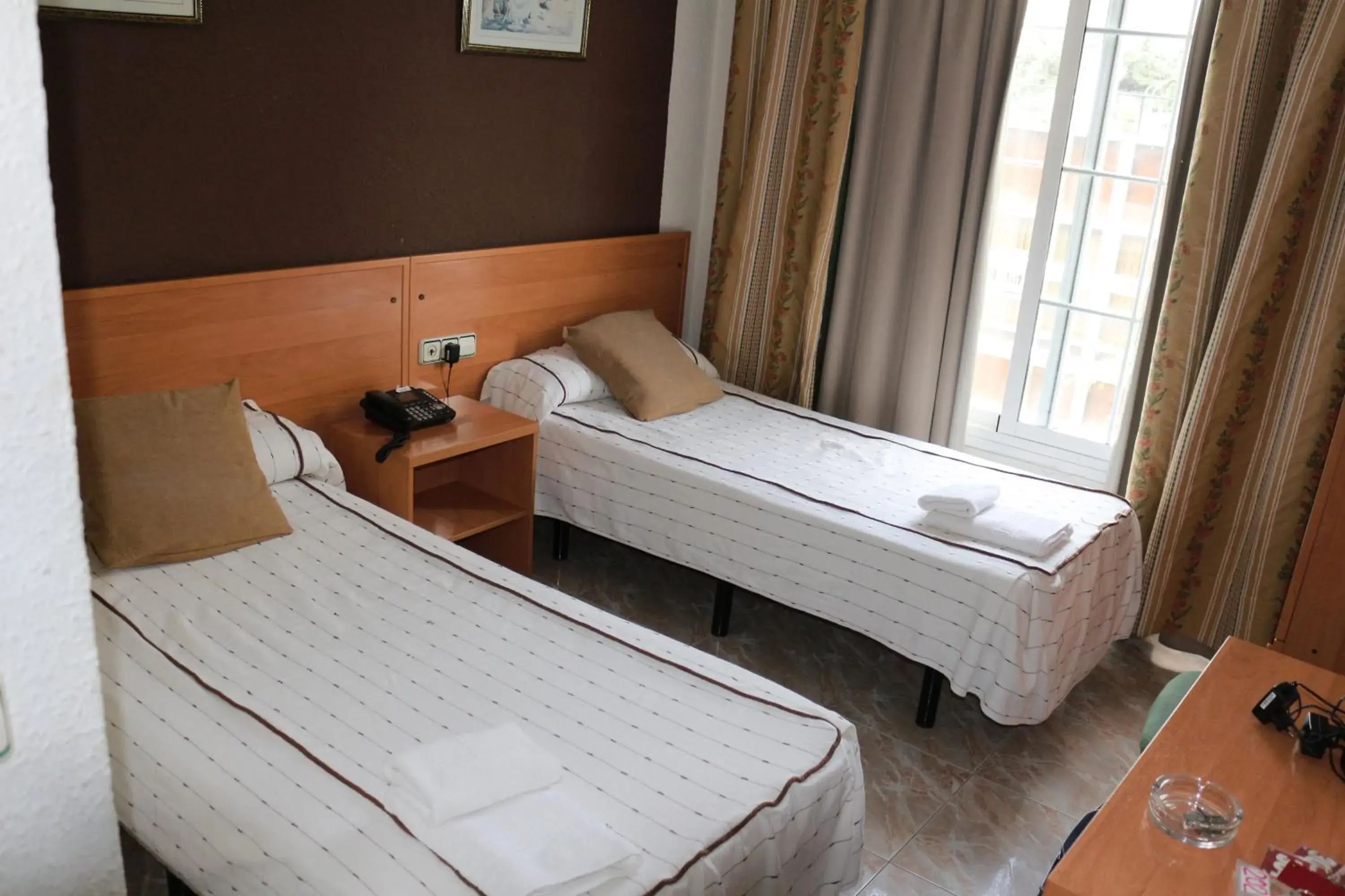 Twin Room - single occupancy in Hotel New Sanz Twin Room - single occupancy in Hotel New Sanz