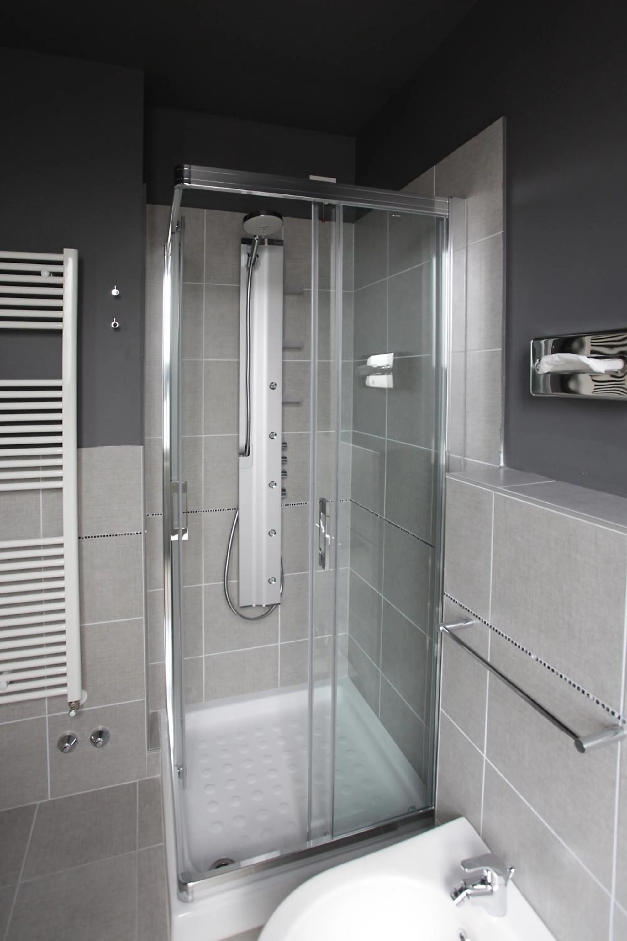 Bathroom in Albergo al Vecchio Tram