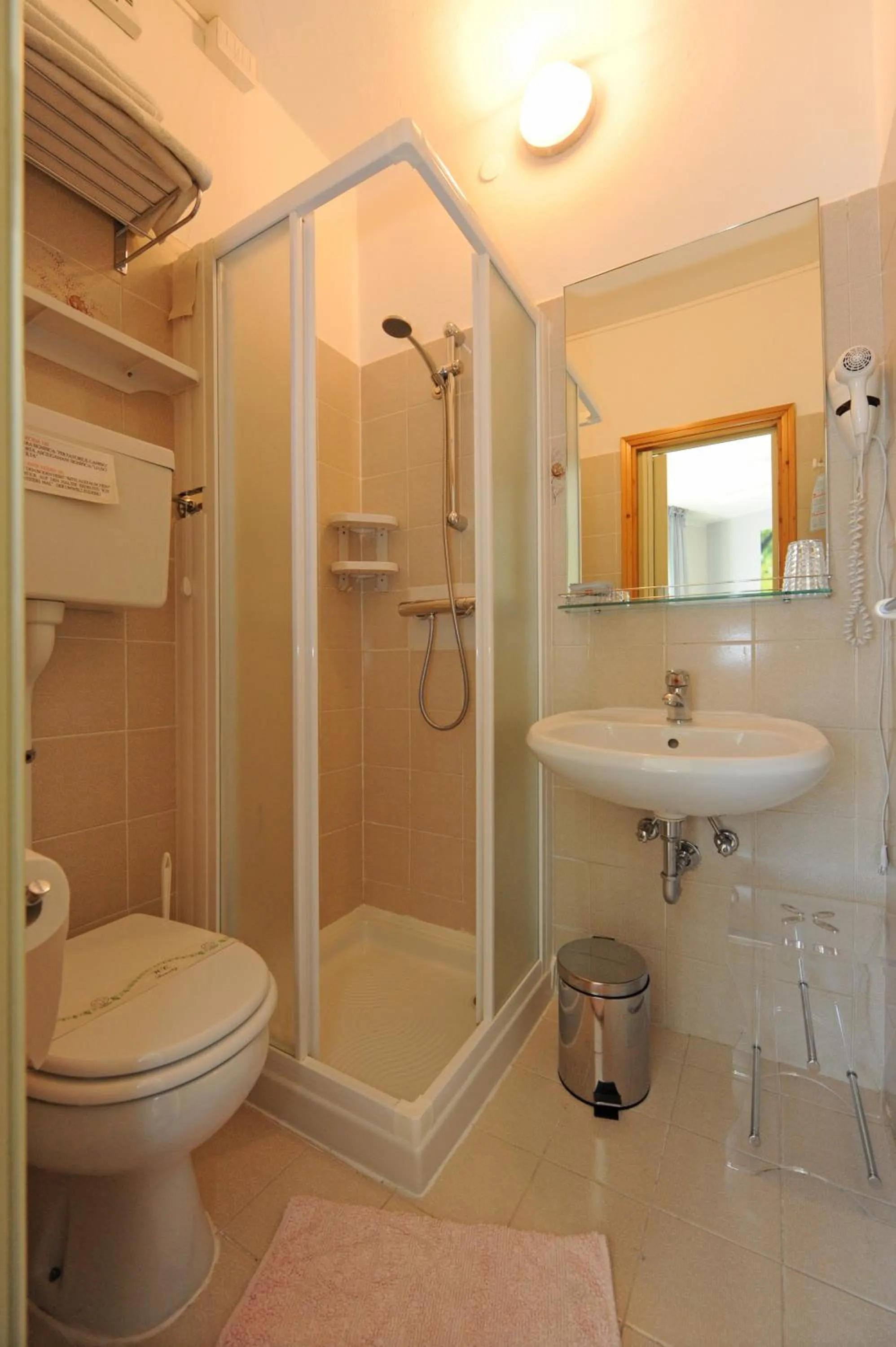 Shower in Hotel Villa Grazia