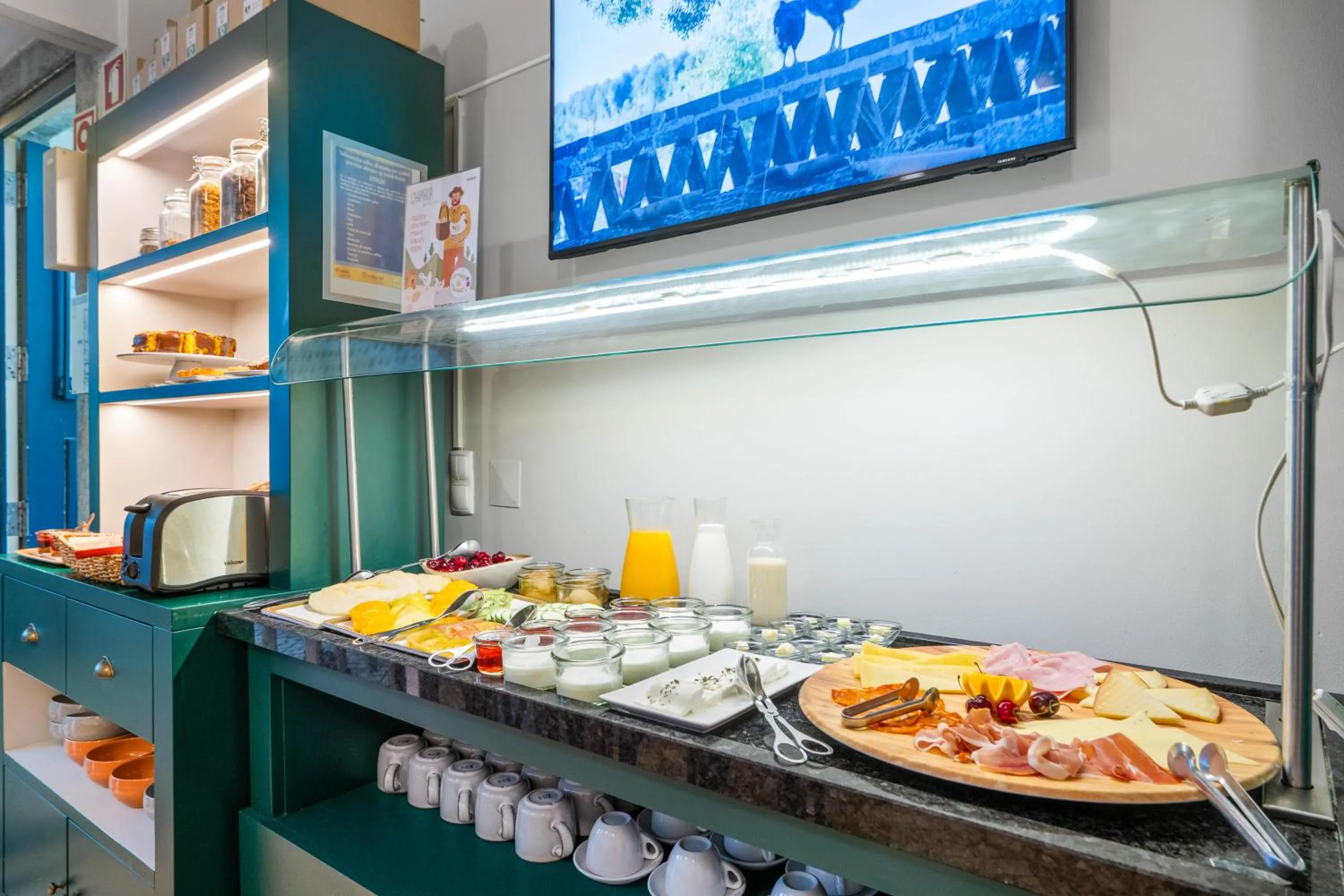 Buffet breakfast in Casa do Bairro by Shiadu