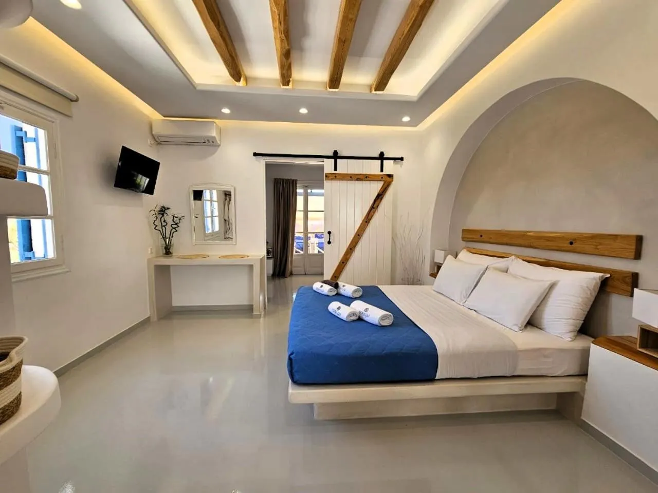 Living room, Bed in Coralli Beach Apartments