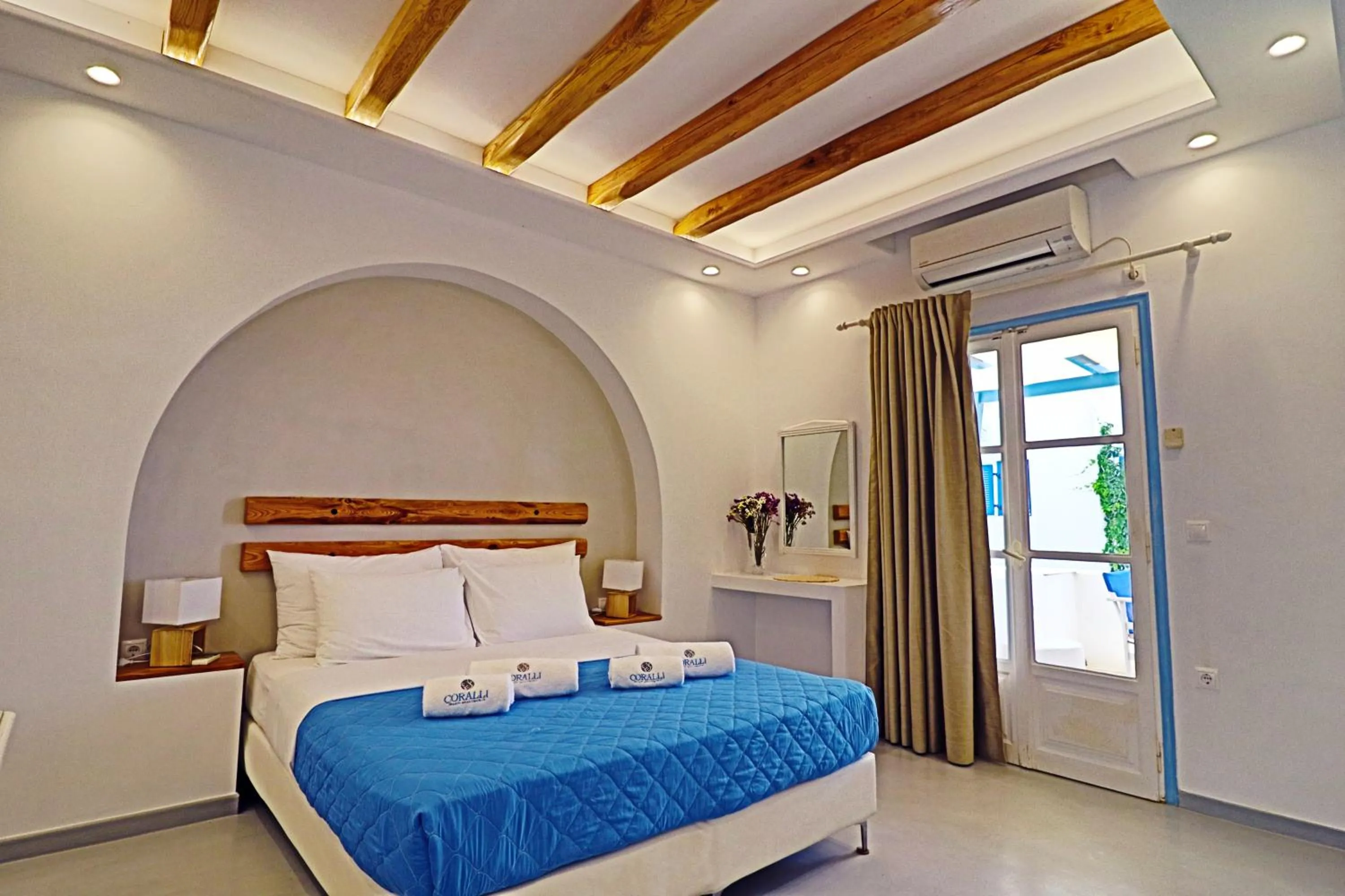 Bedroom, Bed in Coralli Beach Apartments