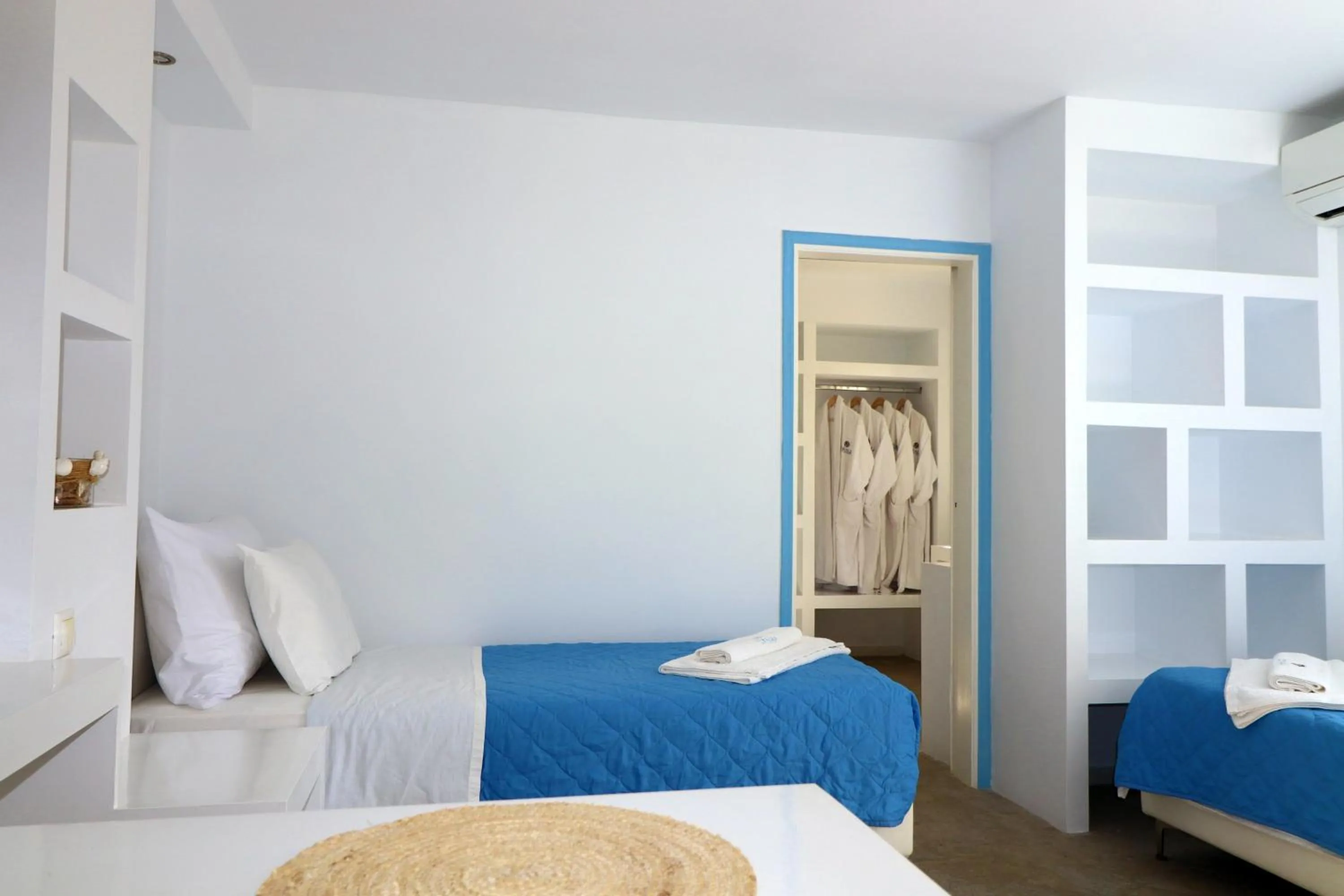 Living room, Bed in Coralli Beach Apartments