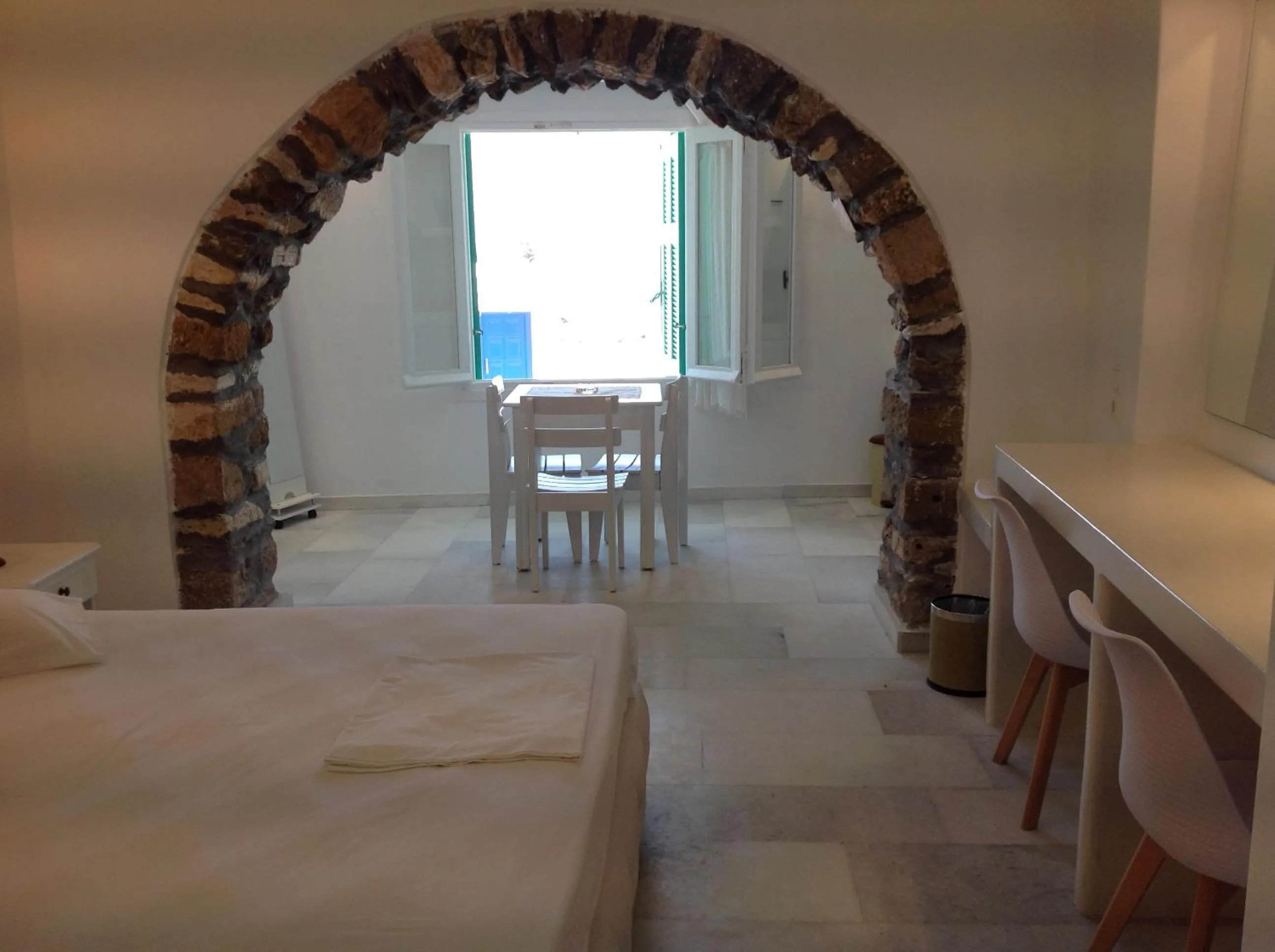 Dining area, Bed in Hotel Anixis