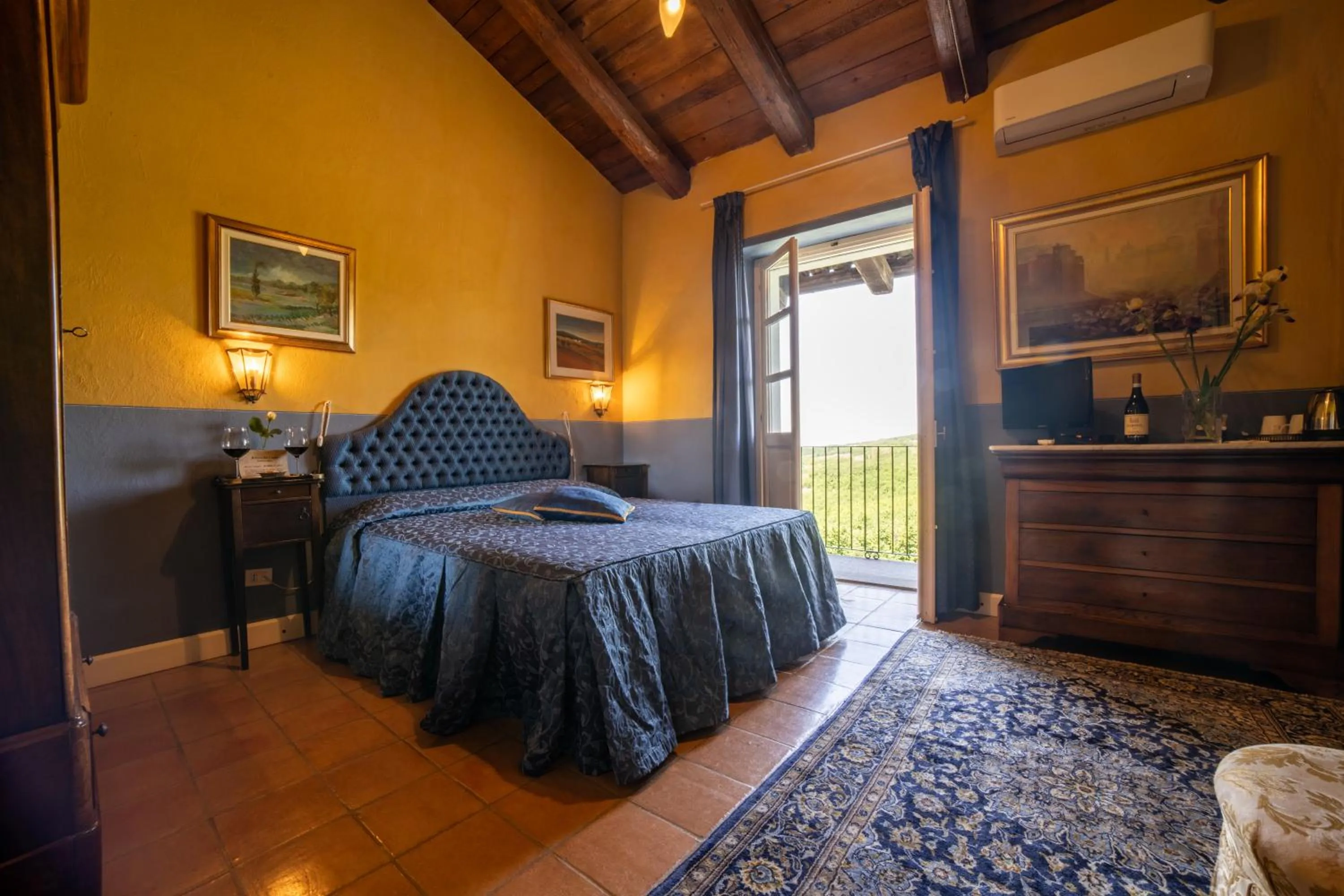 Bed in Villa Bricco dei Cogni