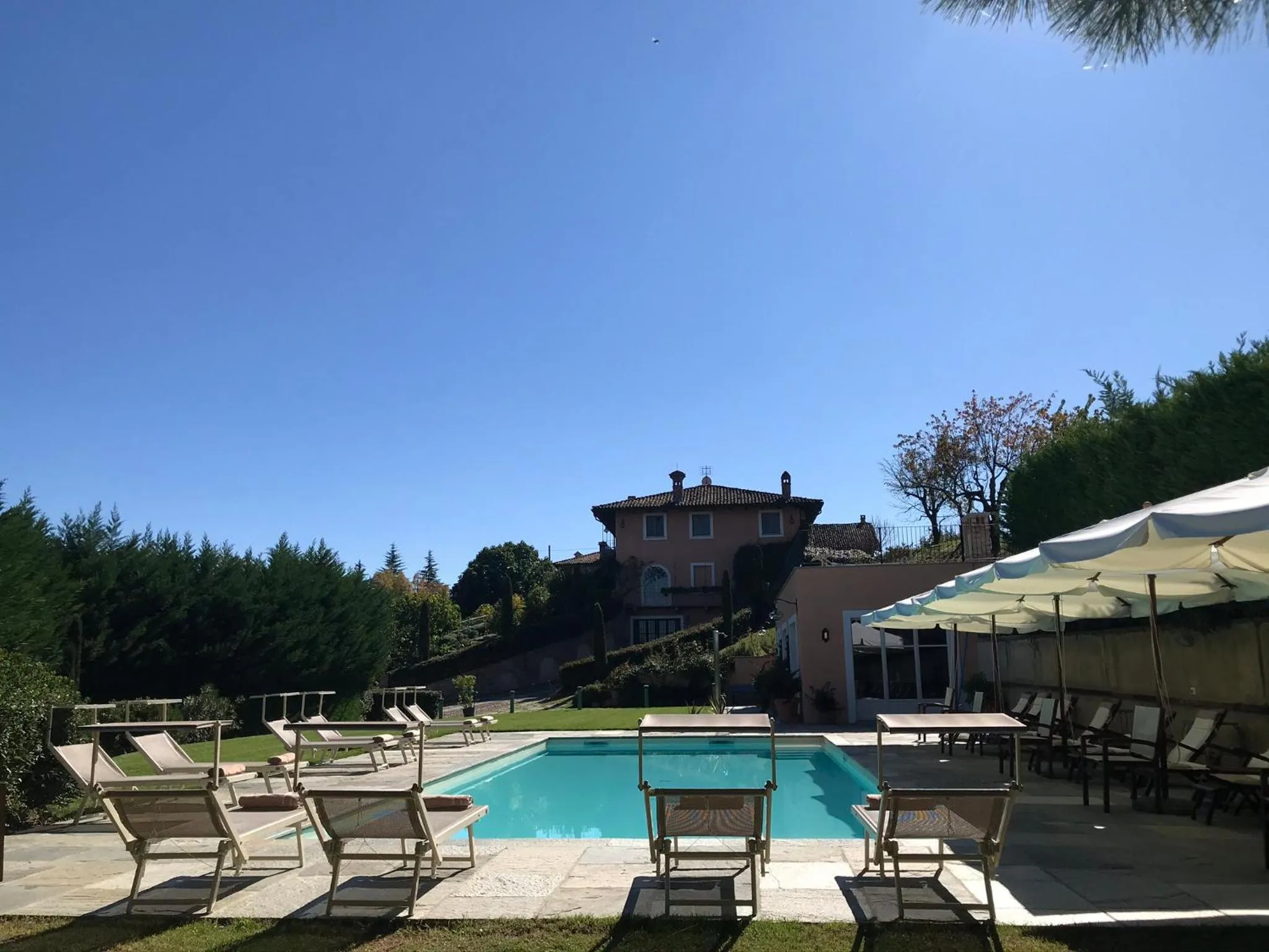 Pool view in Villa Bricco dei Cogni