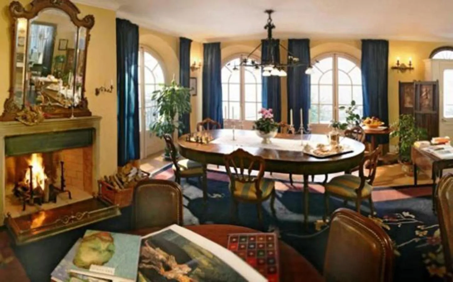 Dining area in Villa Bricco dei Cogni