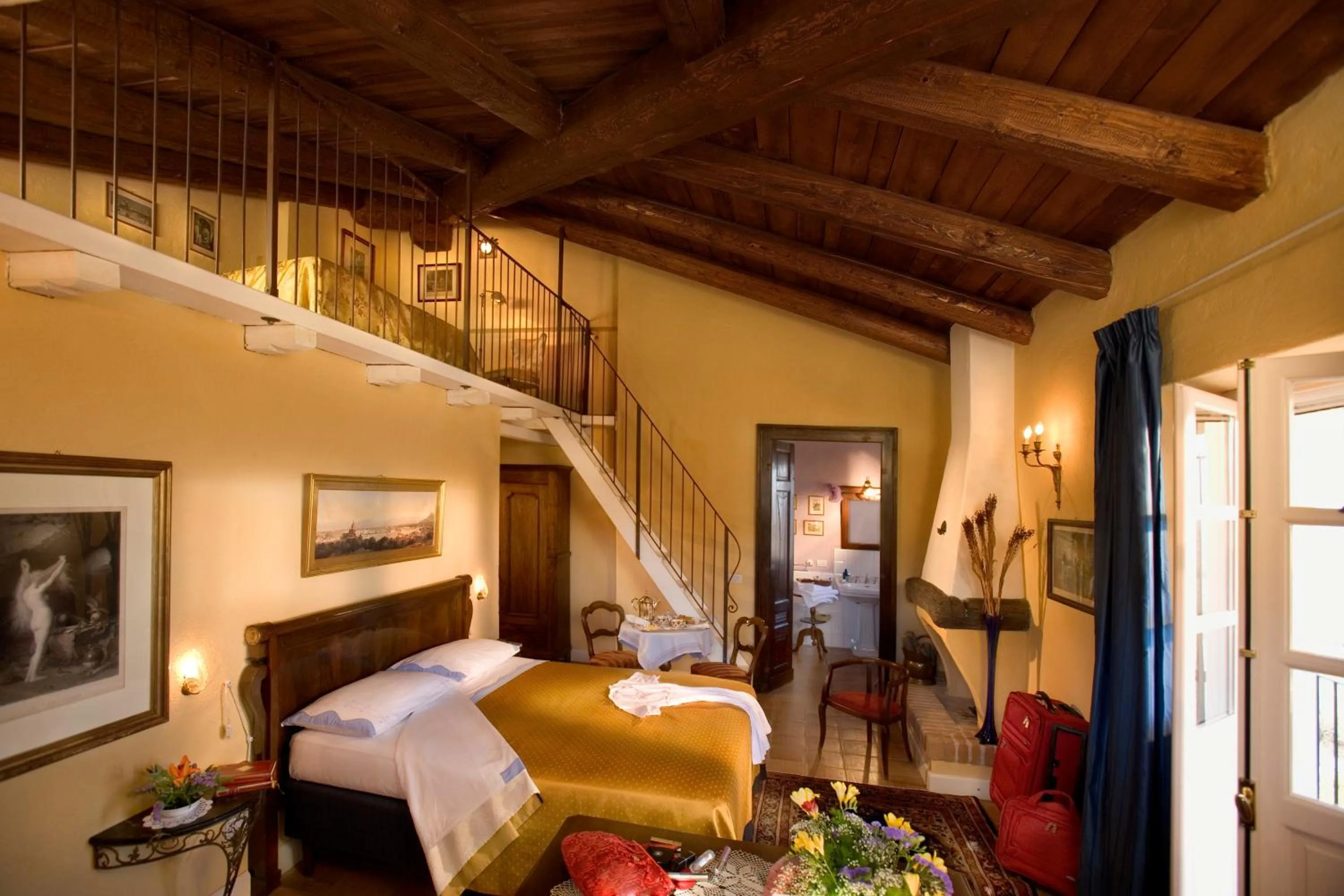Photo of the whole room, Bed in Villa Bricco dei Cogni