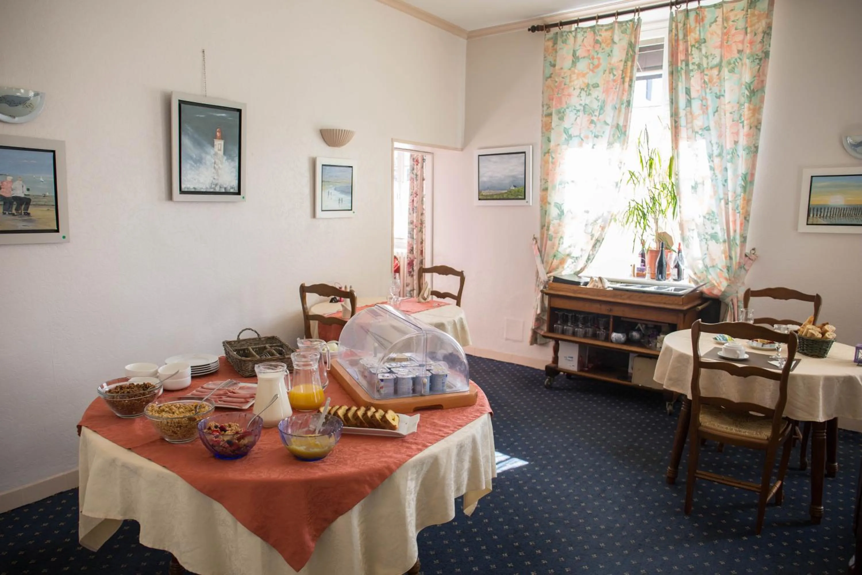 Breakfast in Le Sauvage